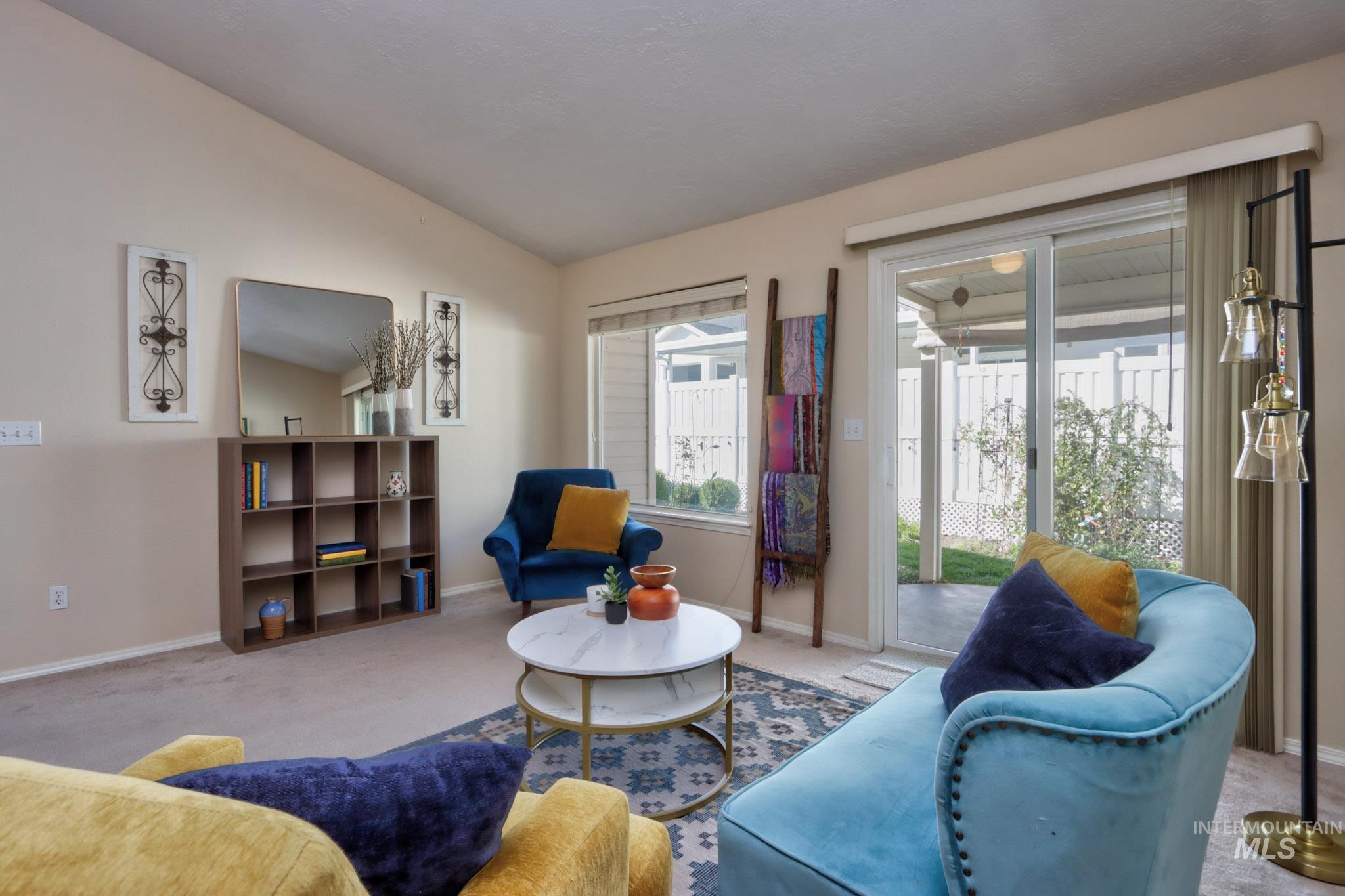 2645 N Englewood Way Property Photo 14