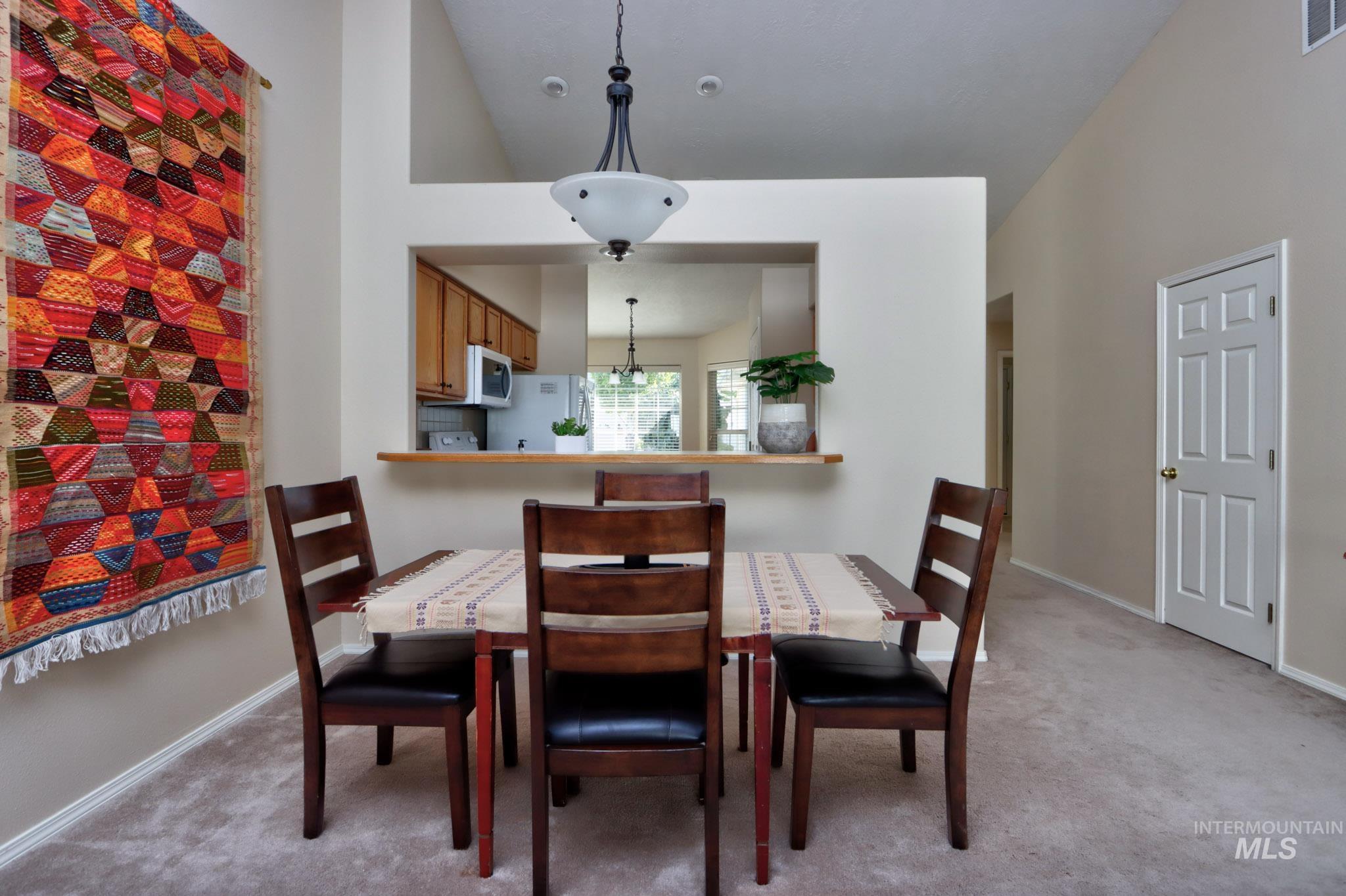 2645 N Englewood Way Property Photo 16