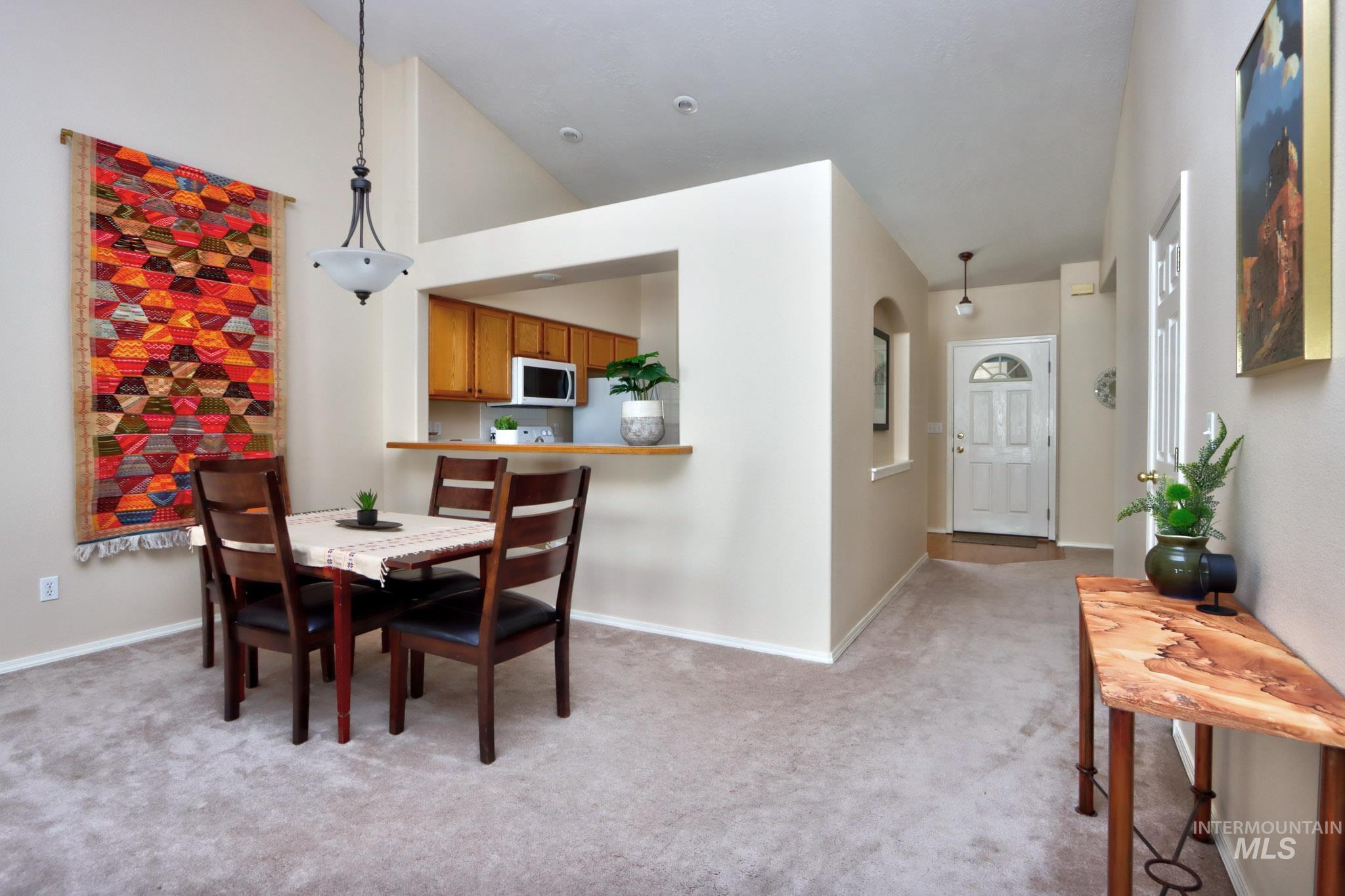 2645 N Englewood Way Property Photo 18