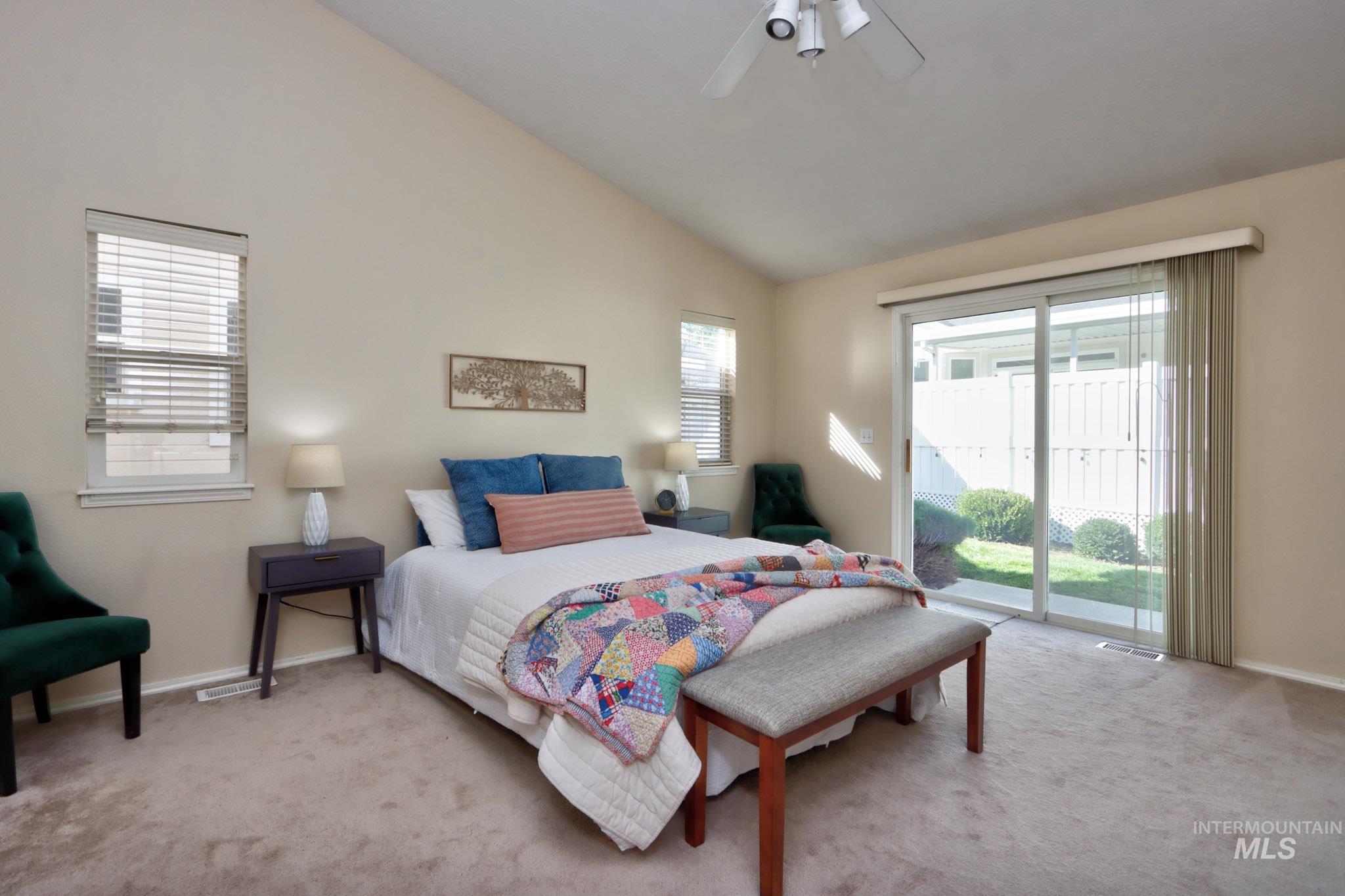 2645 N Englewood Way Property Photo 20