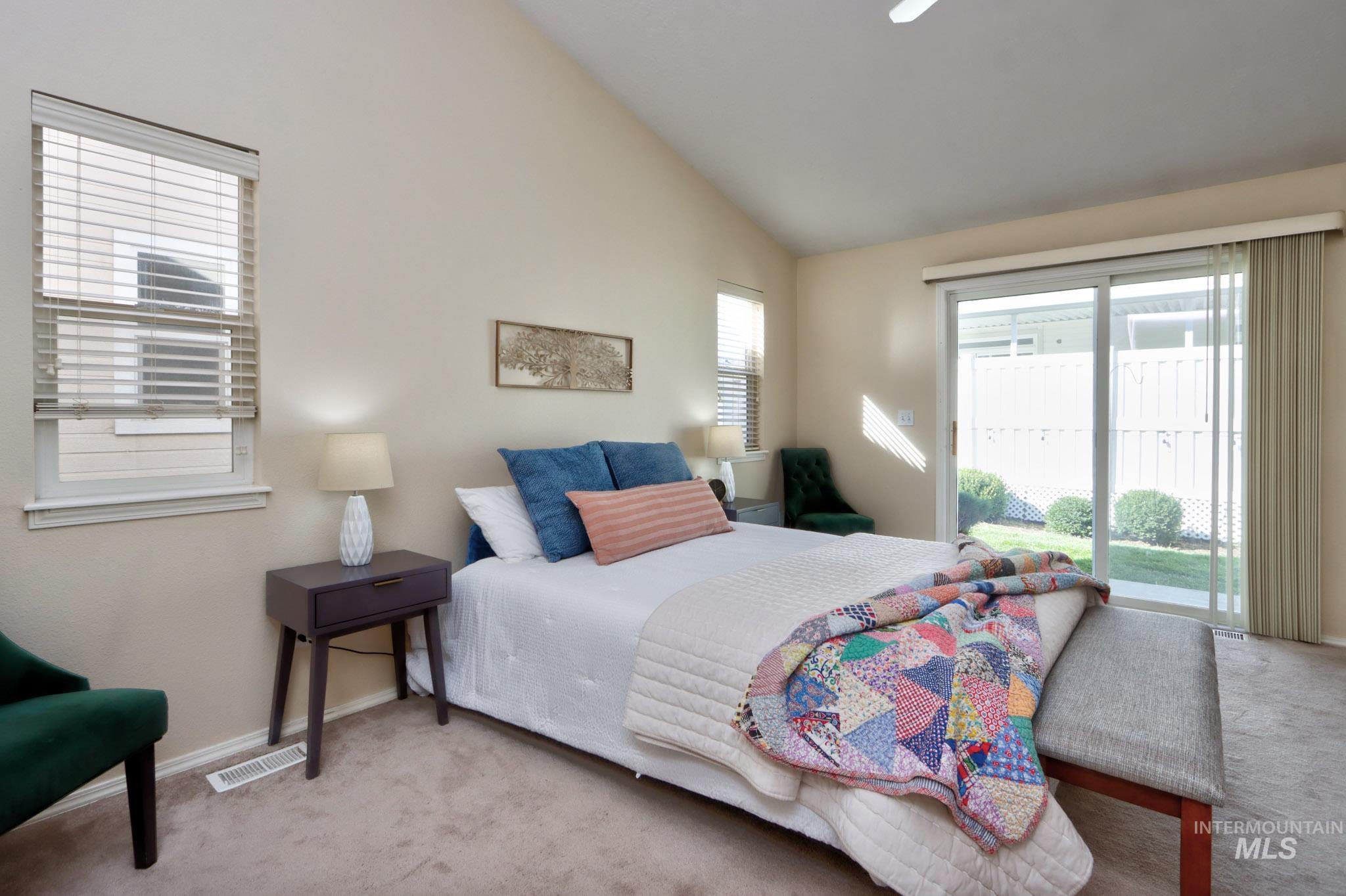 2645 N Englewood Way Property Photo 21