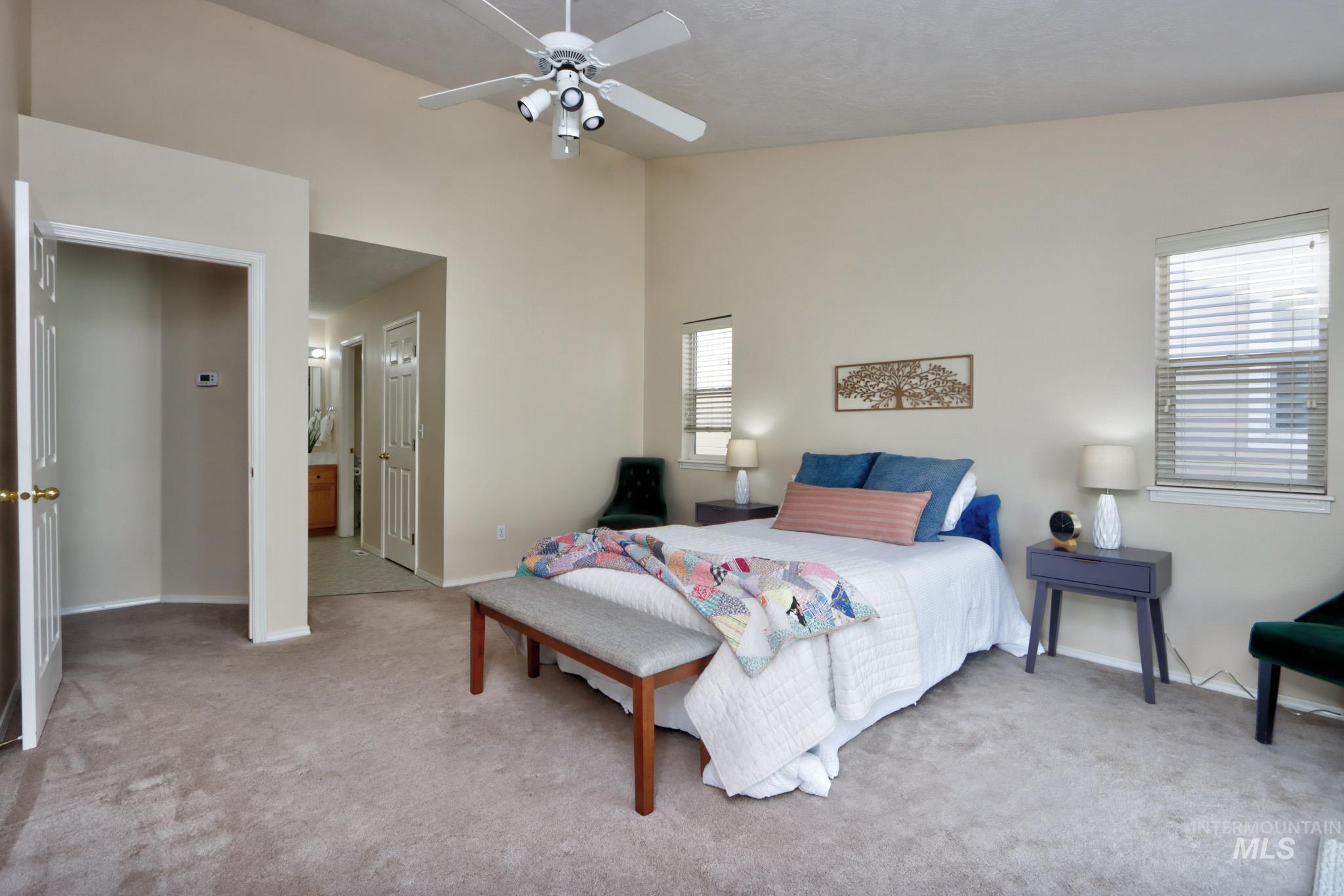 2645 N Englewood Way Property Photo 22