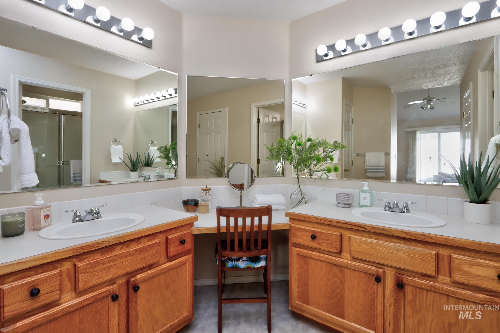 2645 N Englewood Way Property Photo 25