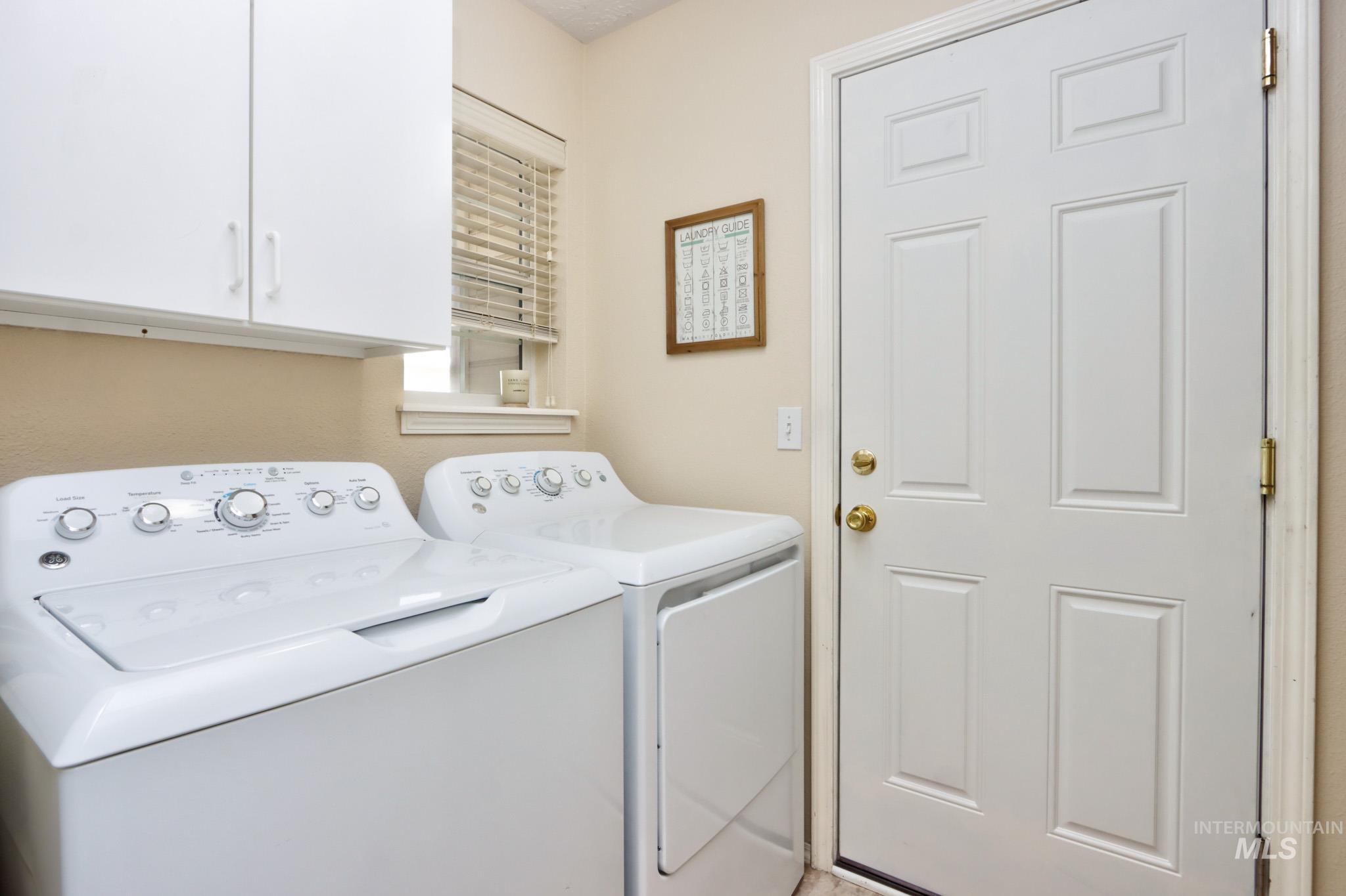 2645 N Englewood Way Property Photo 28