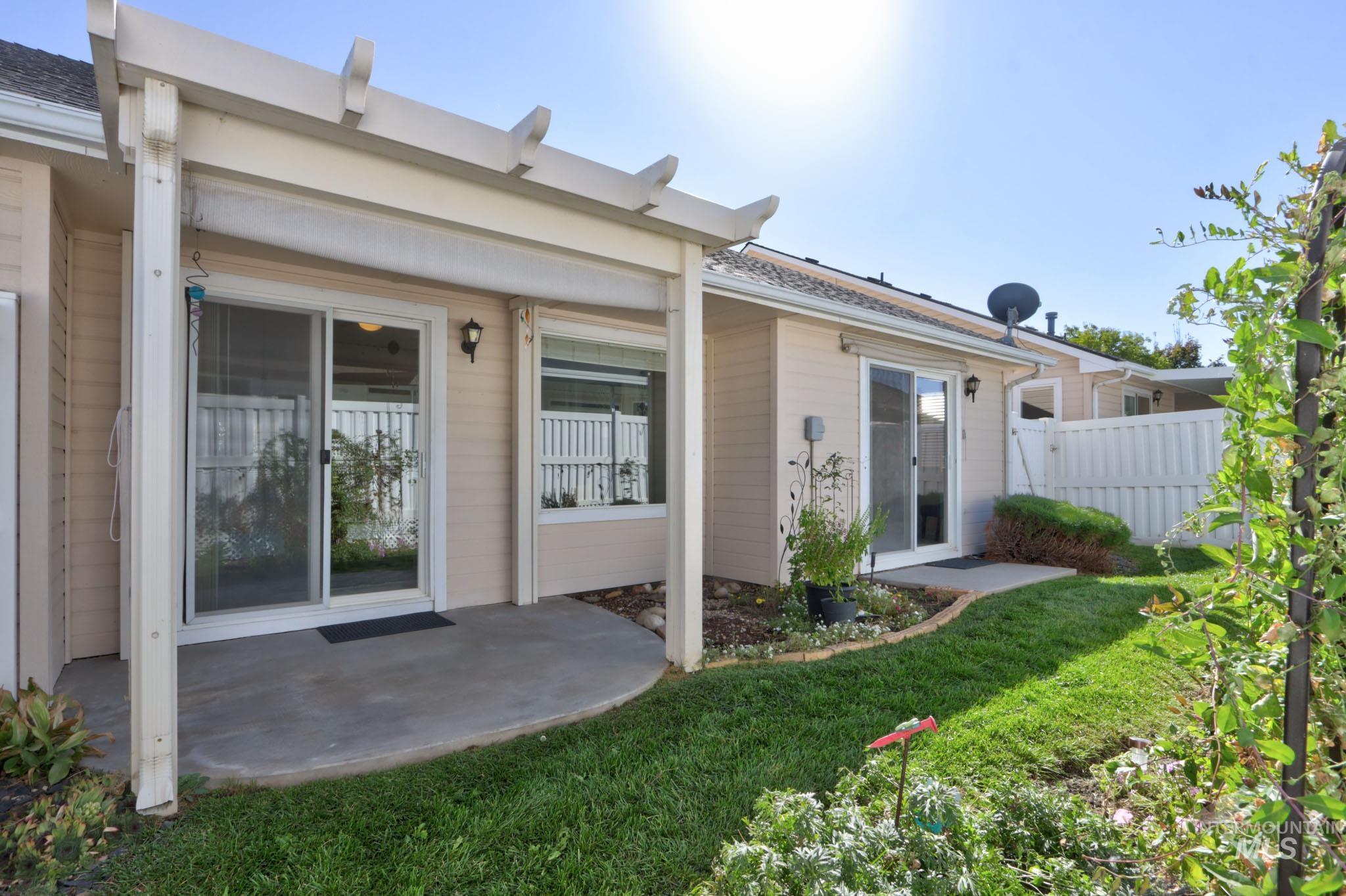 2645 N Englewood Way Property Photo 34