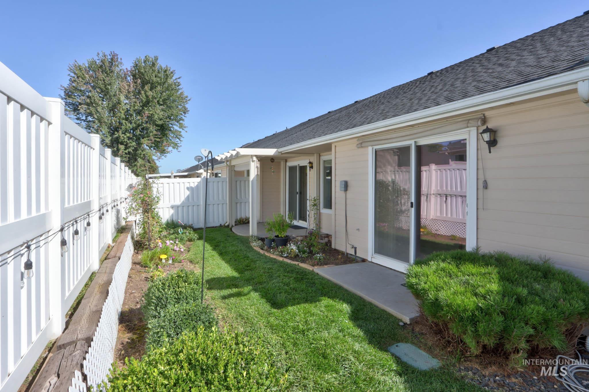 2645 N Englewood Way Property Photo 35