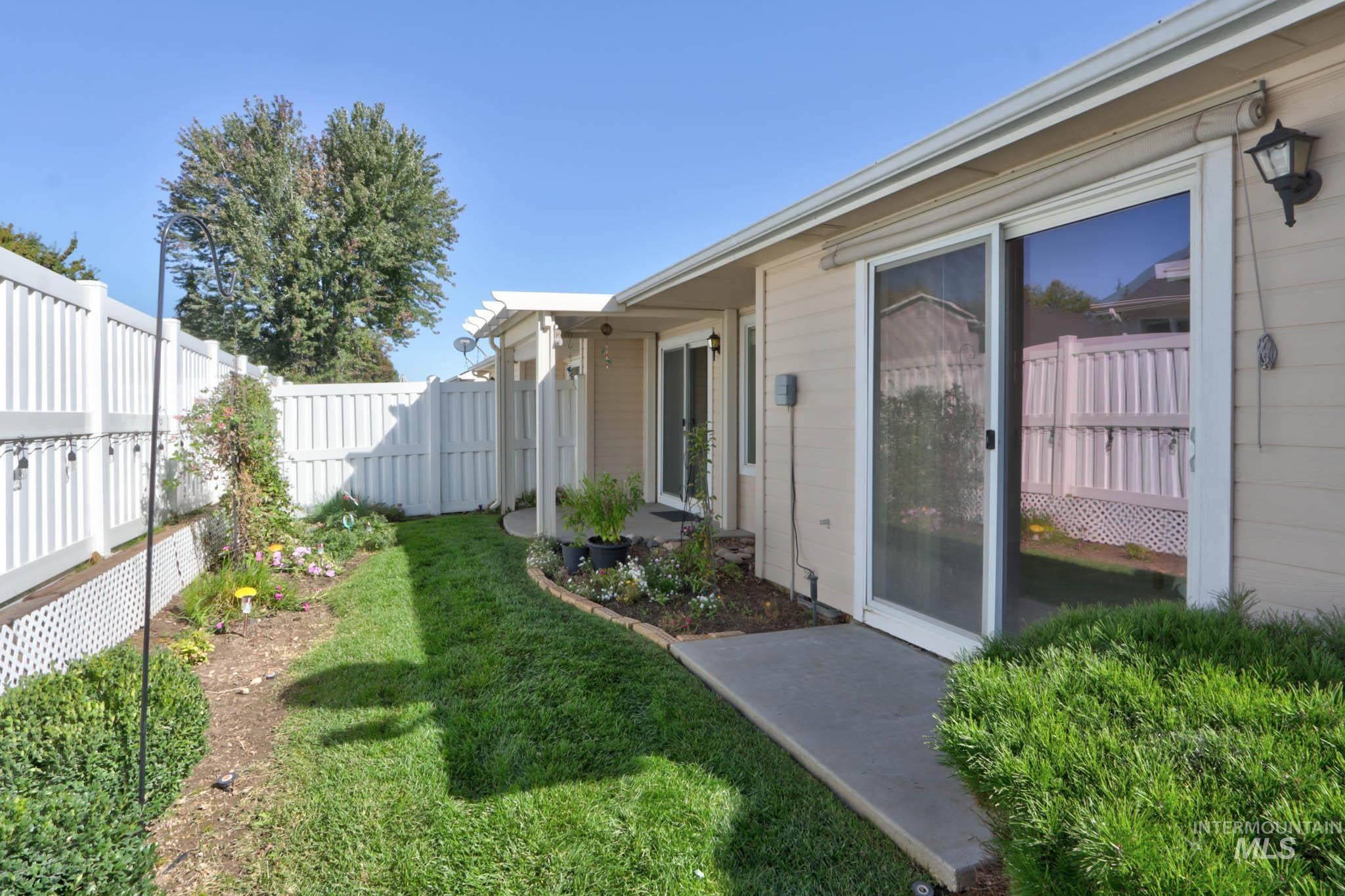 2645 N Englewood Way Property Photo 36