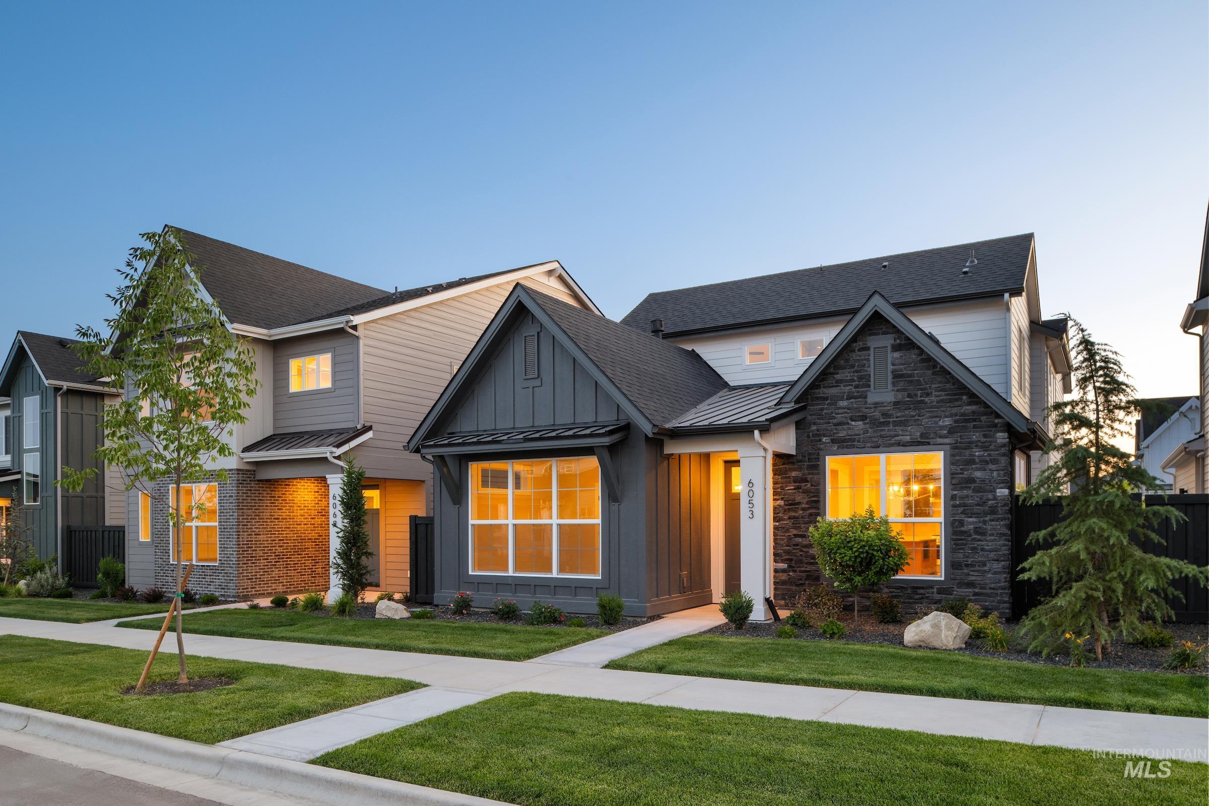 6053 S Hope Ave Property Photo 1