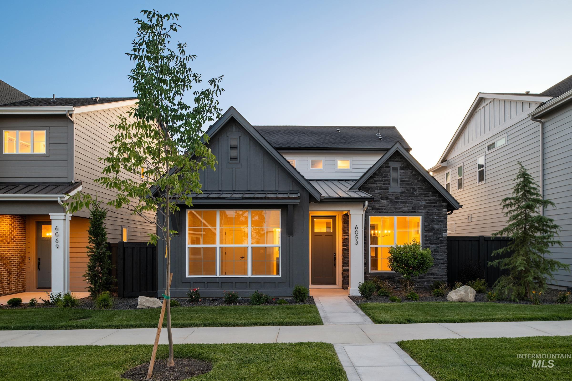 6053 S Hope Ave Property Photo 3