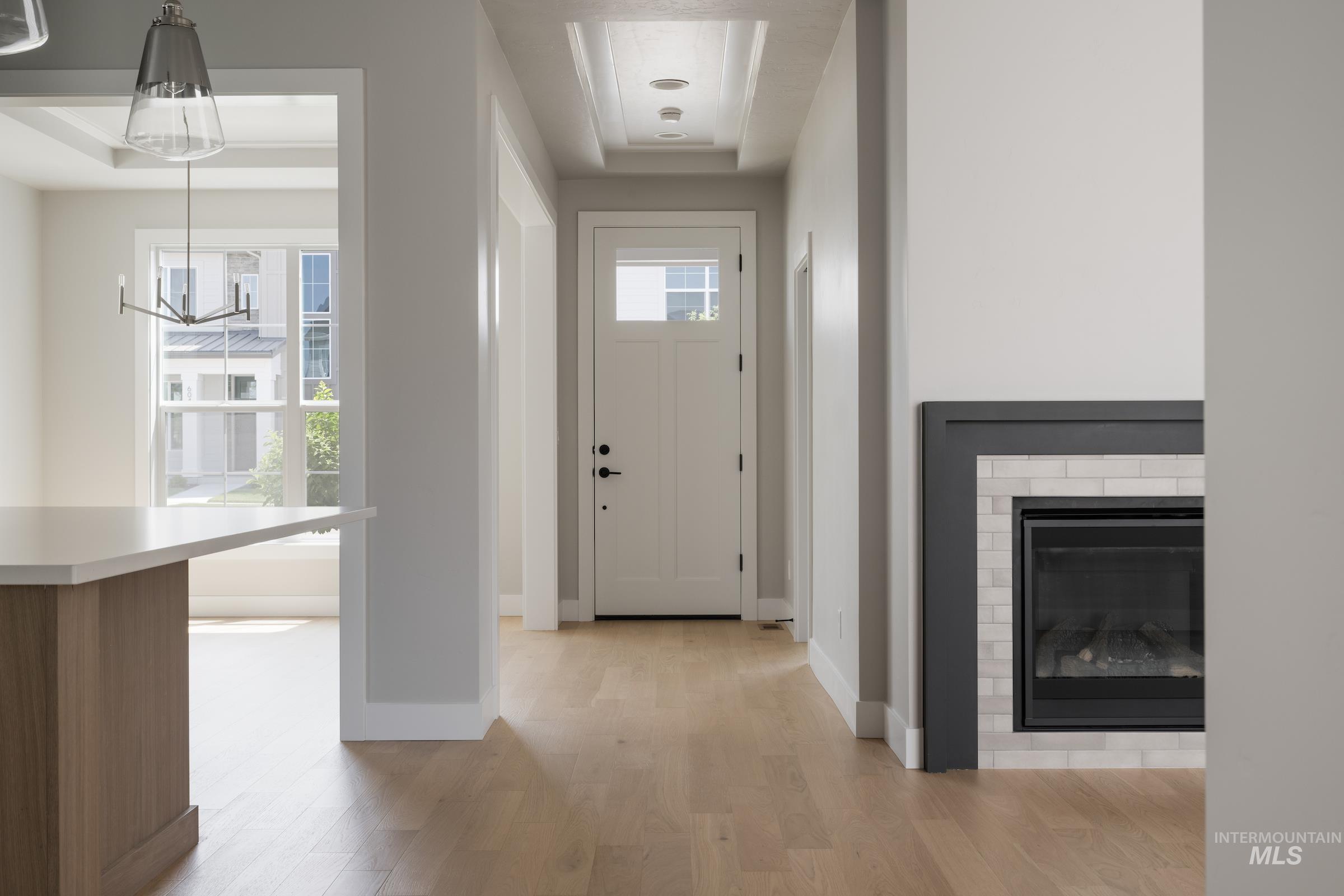 6053 S Hope Ave Property Photo 4