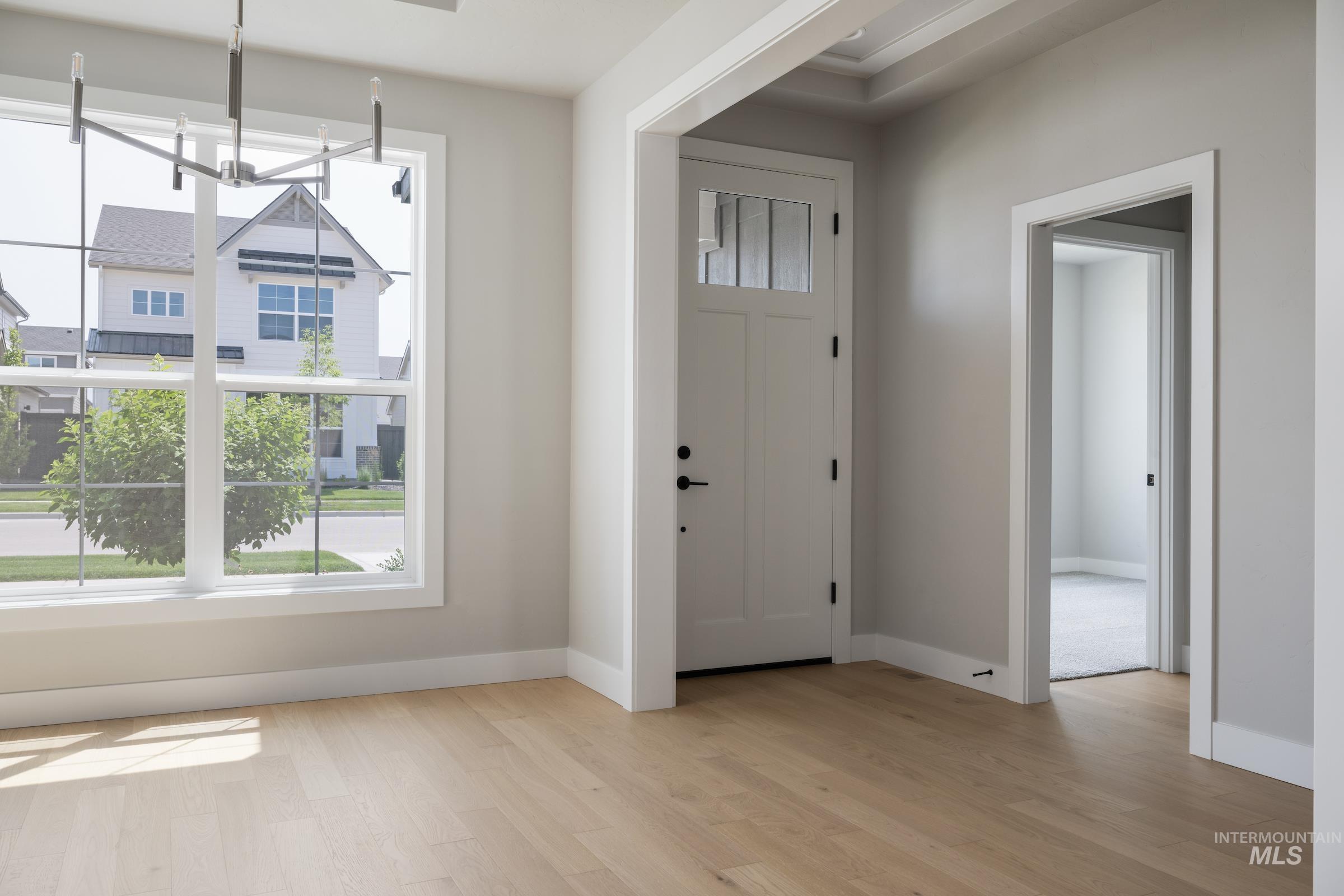 6053 S Hope Ave Property Photo 5