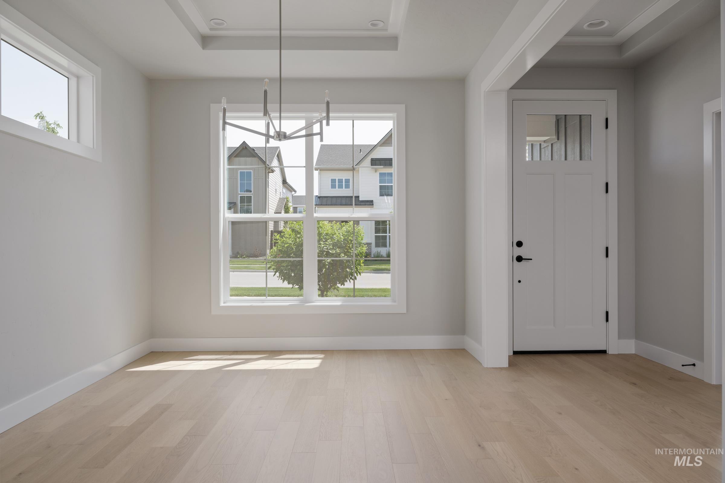 6053 S Hope Ave Property Photo 6