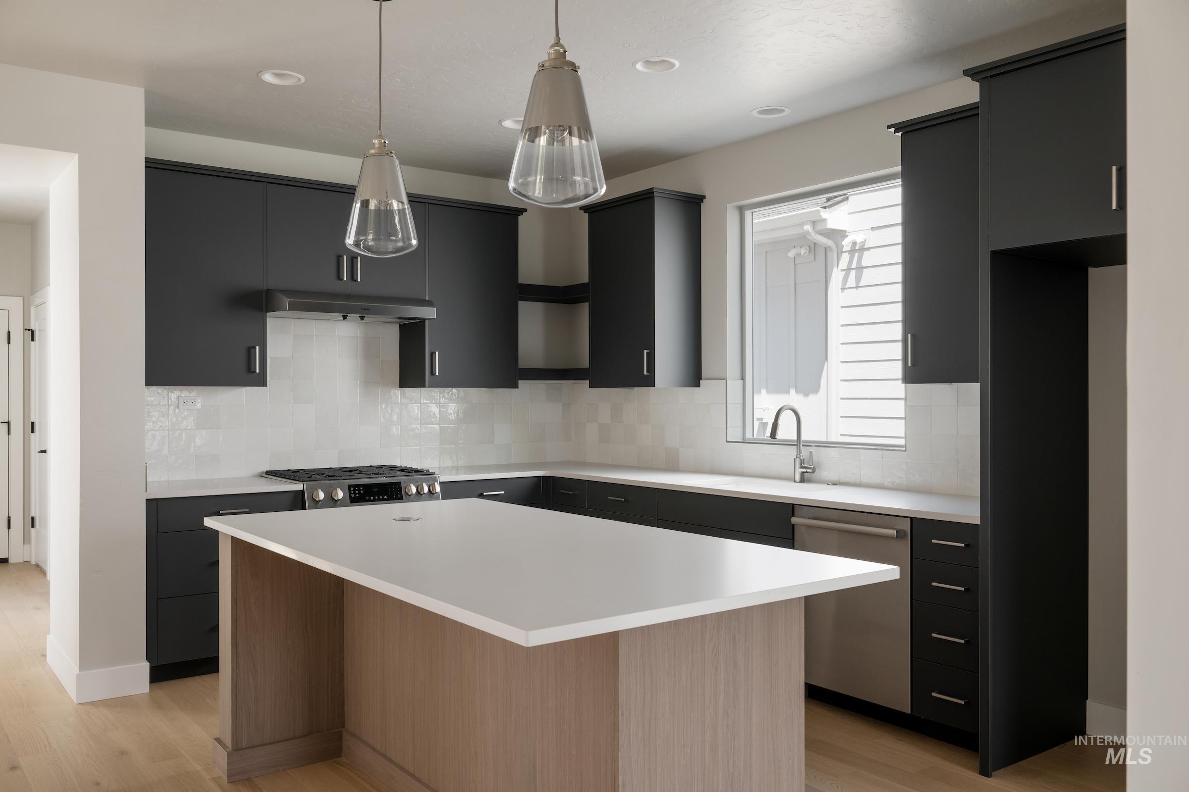 6053 S Hope Ave Property Photo 10