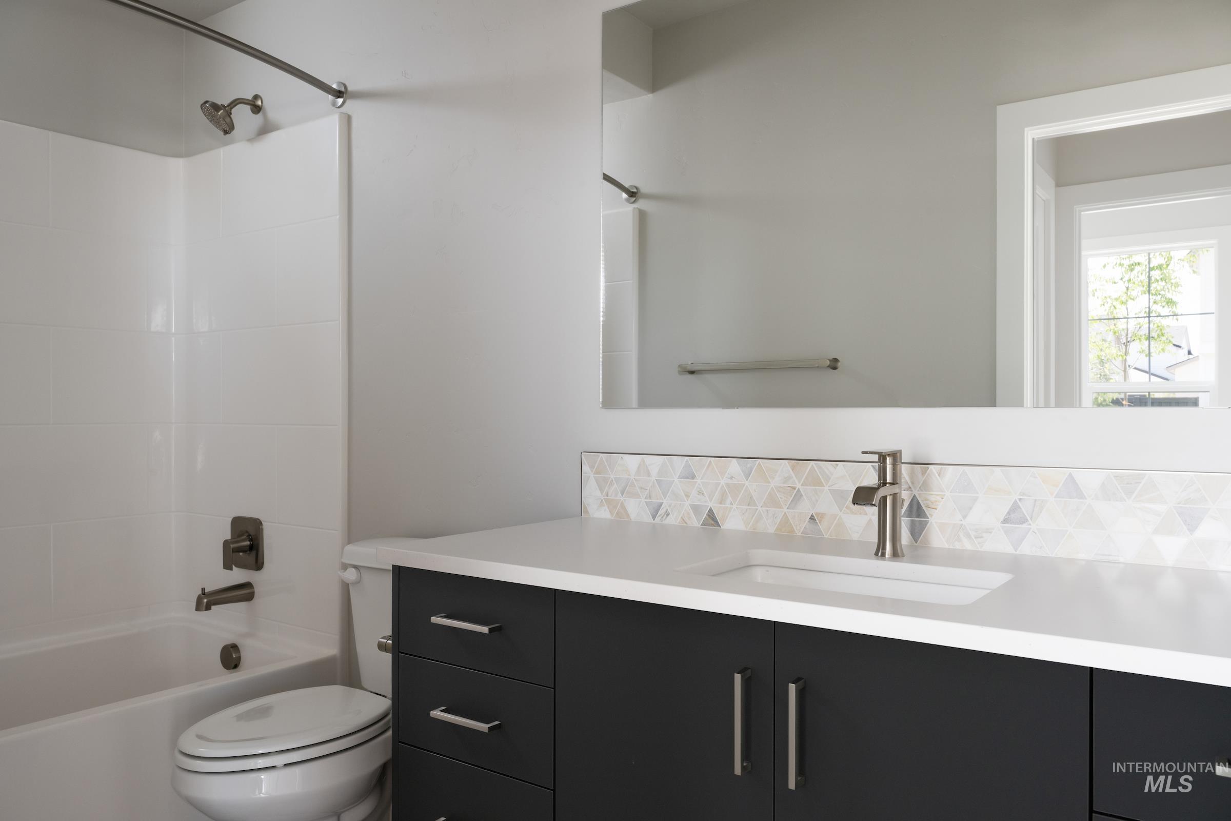 6053 S Hope Ave Property Photo 17