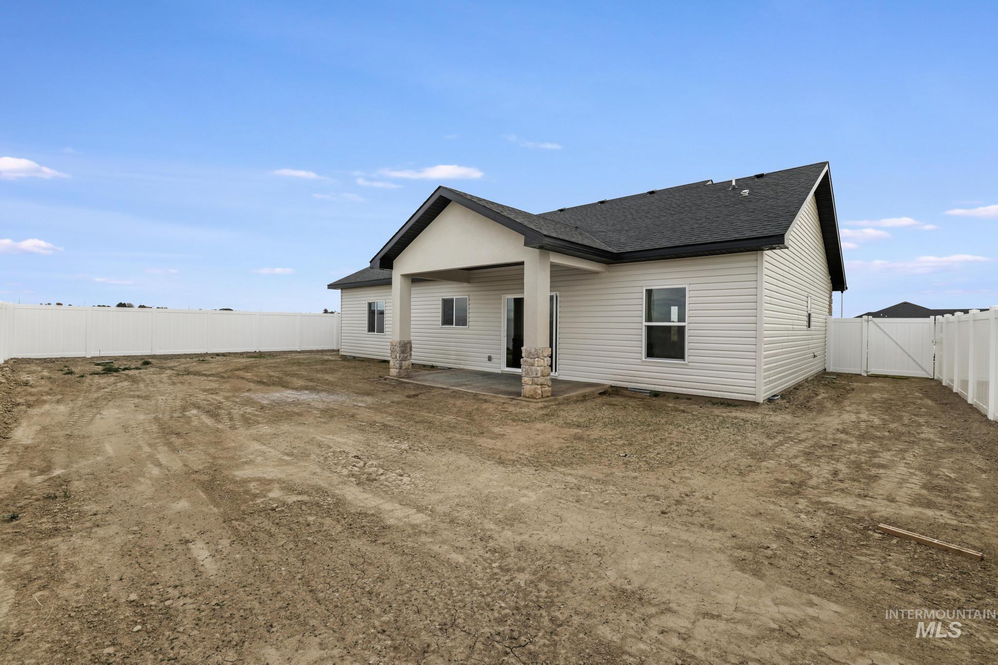 1316 20th Ave E Property Photo 2