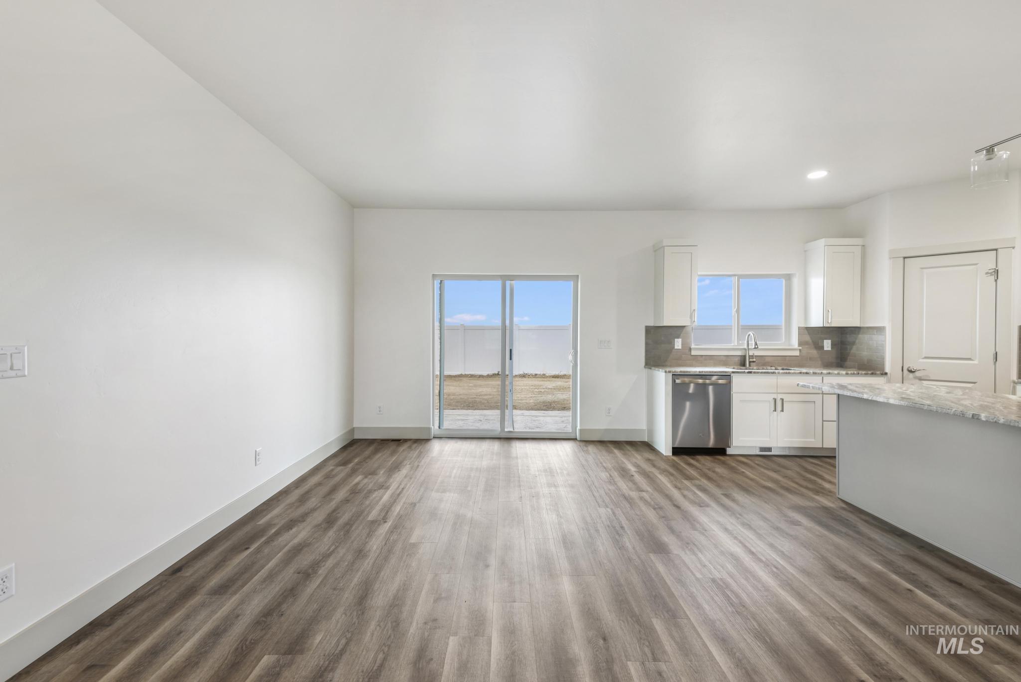 1316 20th Ave E Property Photo 7