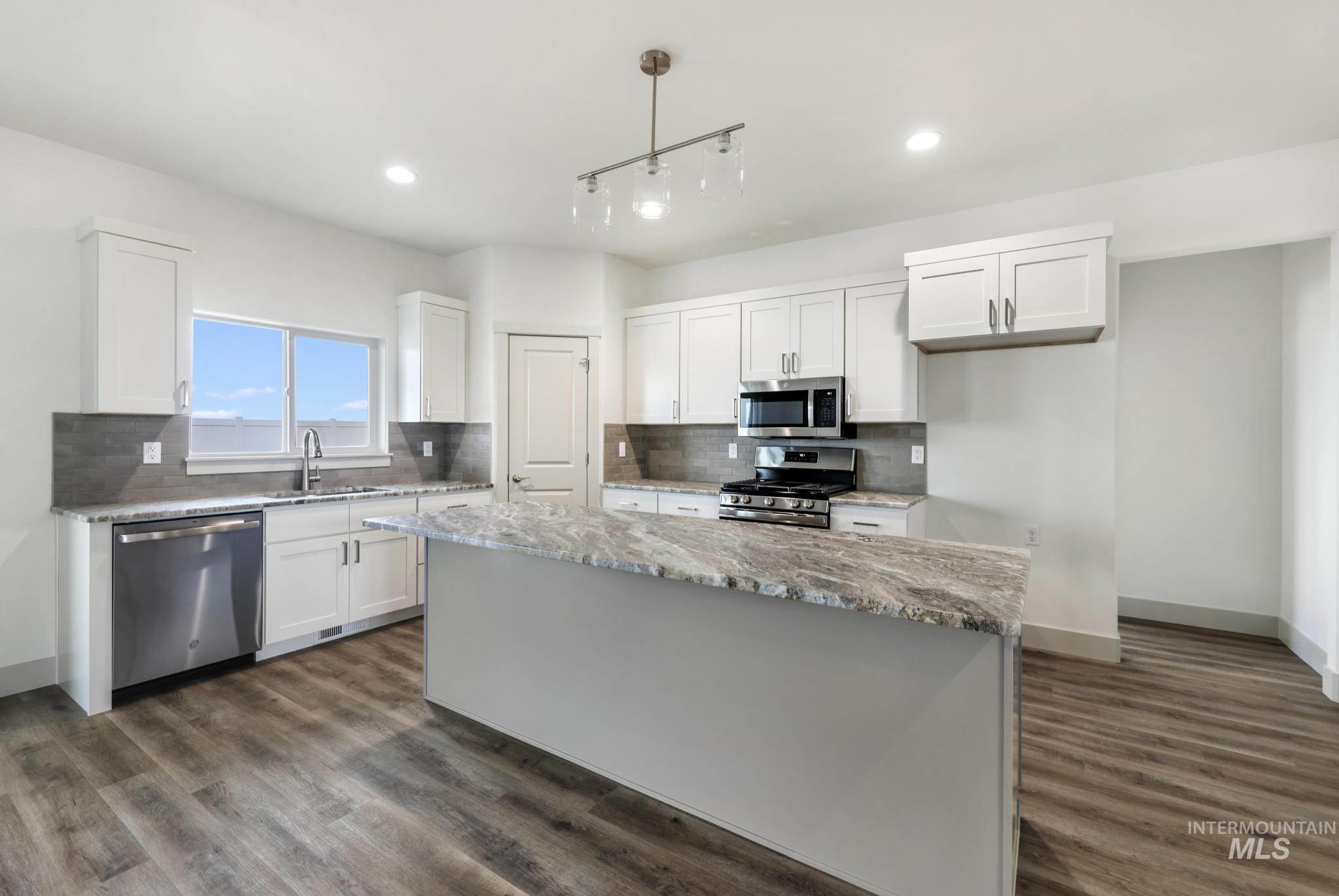 1316 20th Ave E Property Photo 8