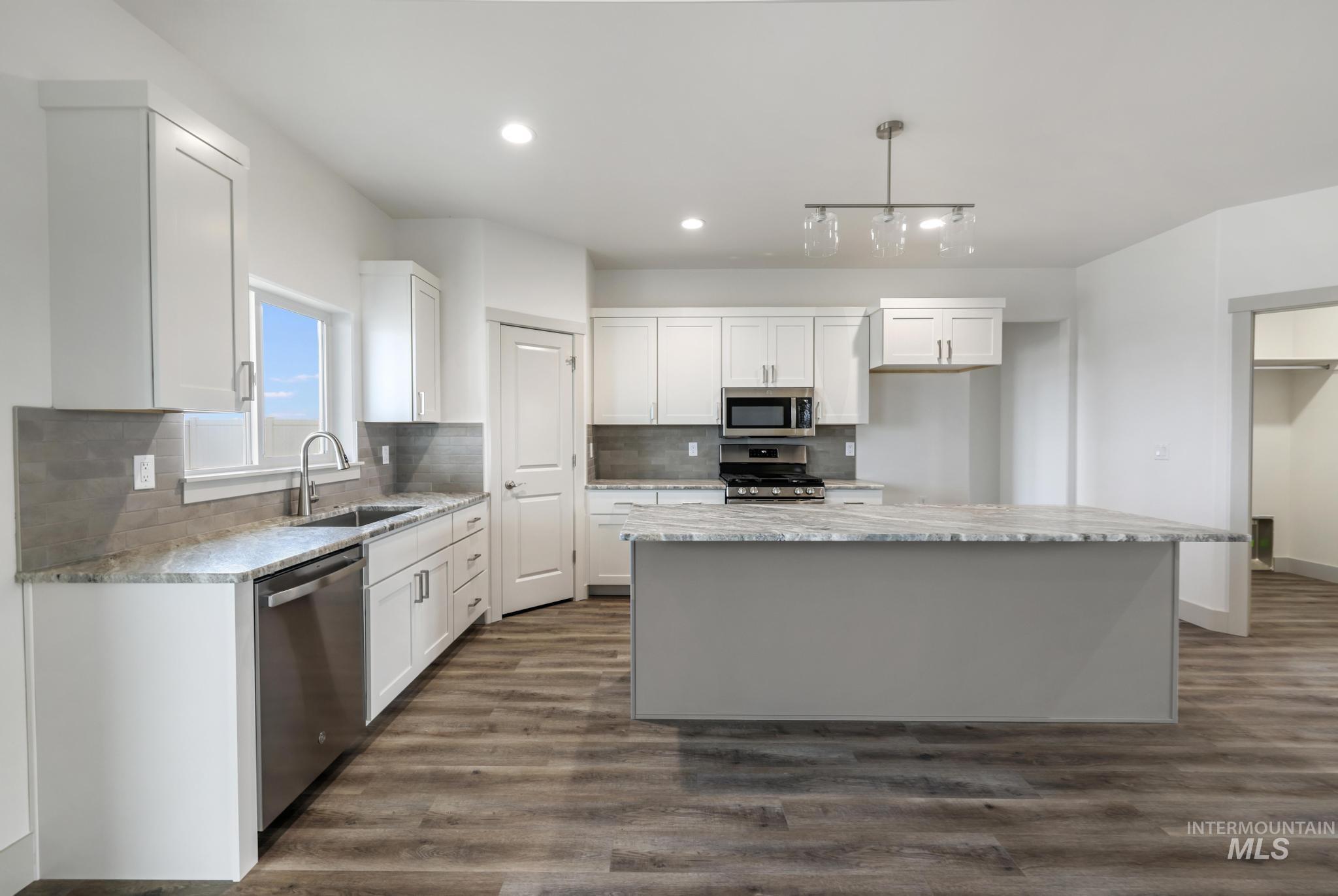 1316 20th Ave E Property Photo 9