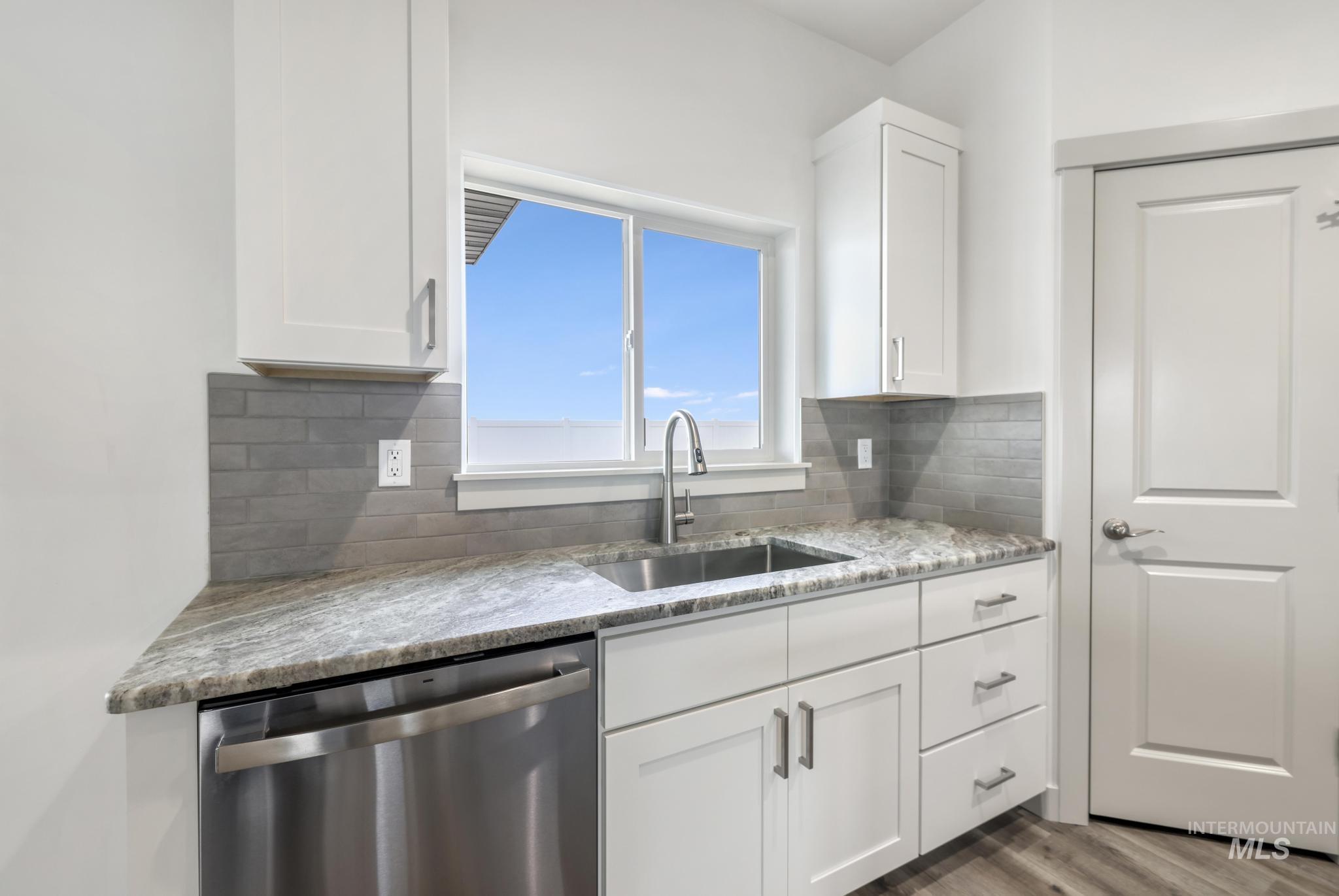 1316 20th Ave E Property Photo 10