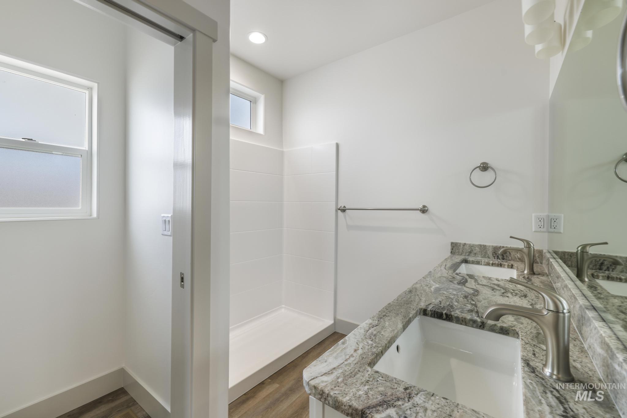 1316 20th Ave E Property Photo 16