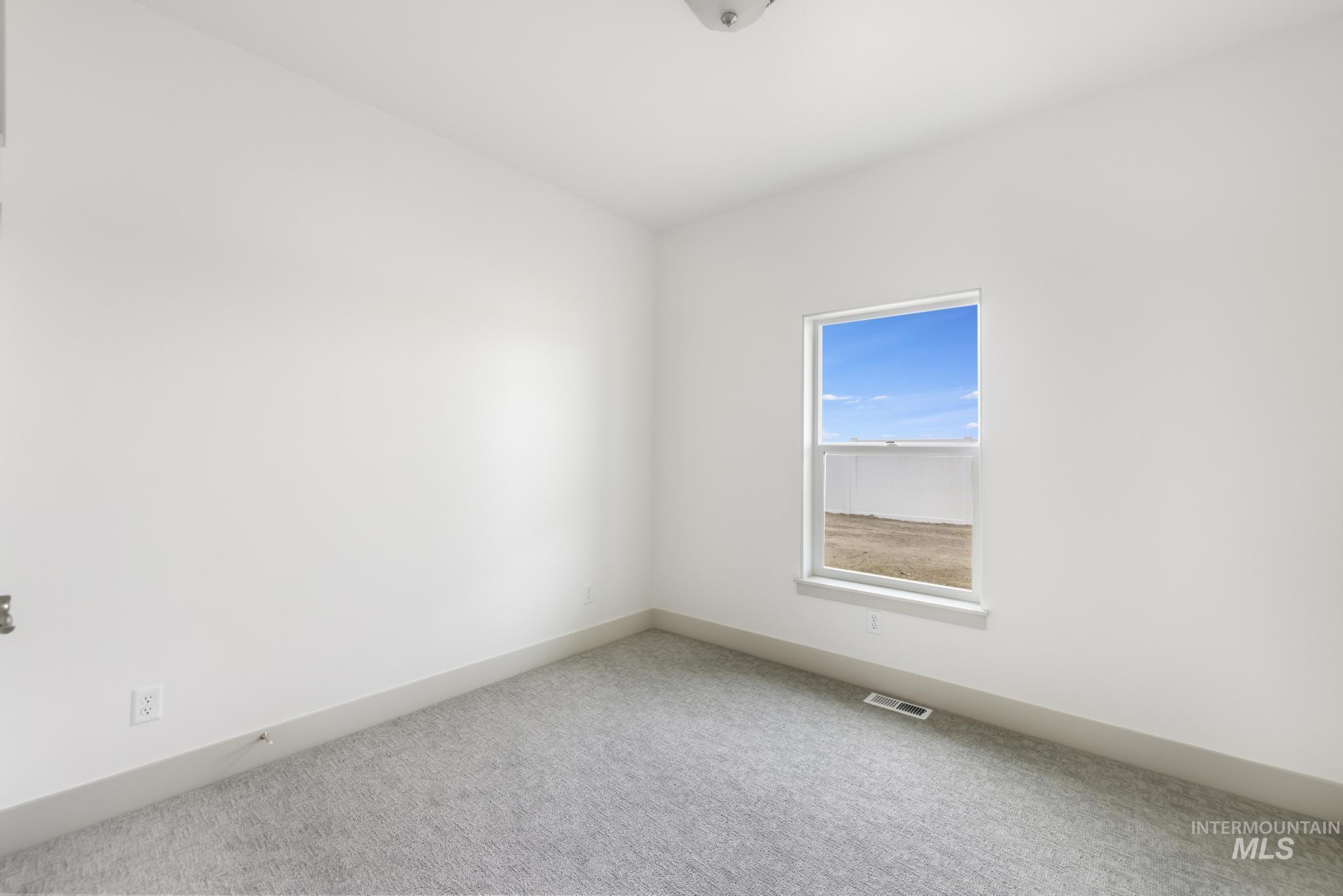 1316 20th Ave E Property Photo 19