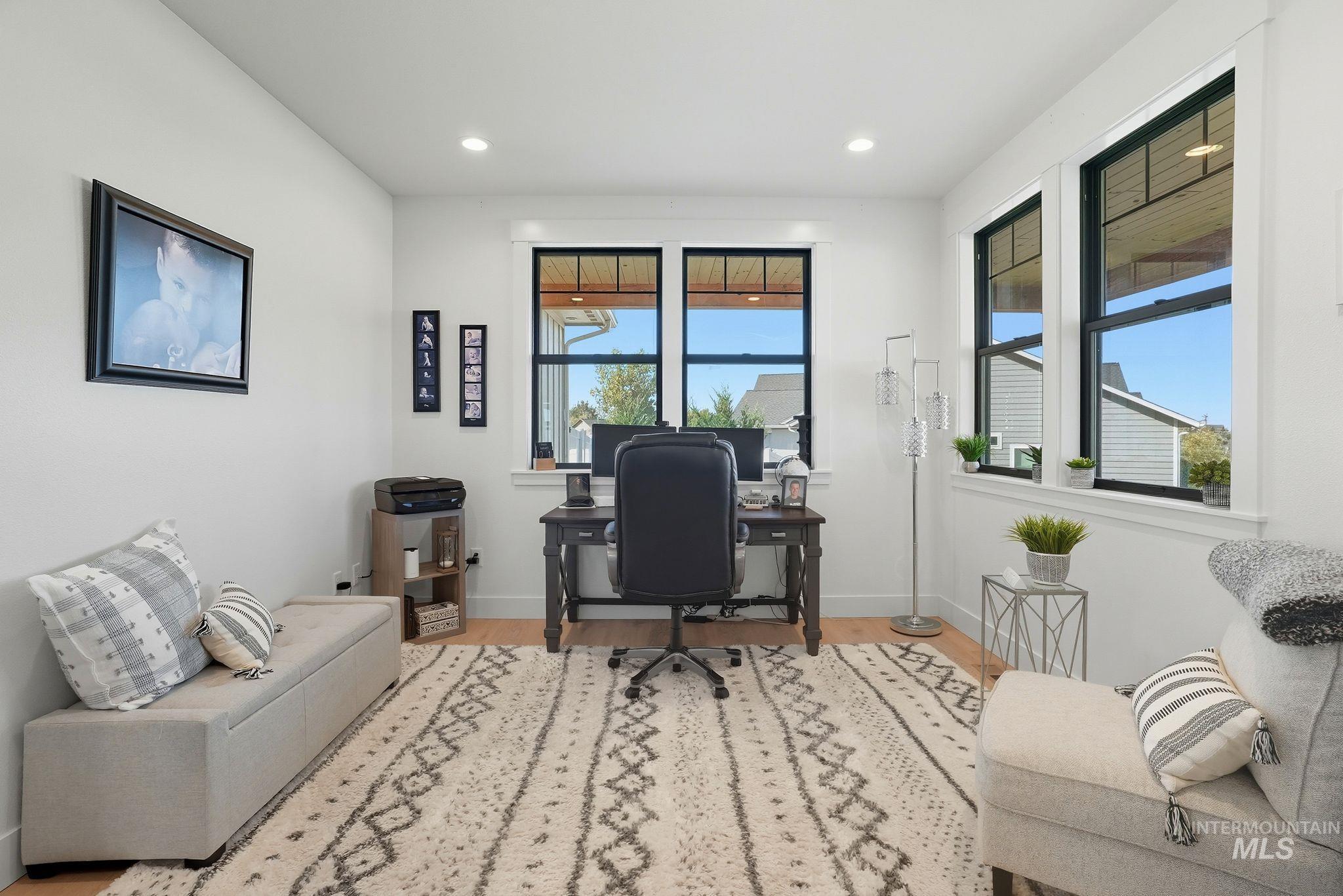 7774 Paddock Ln Property Photo 17