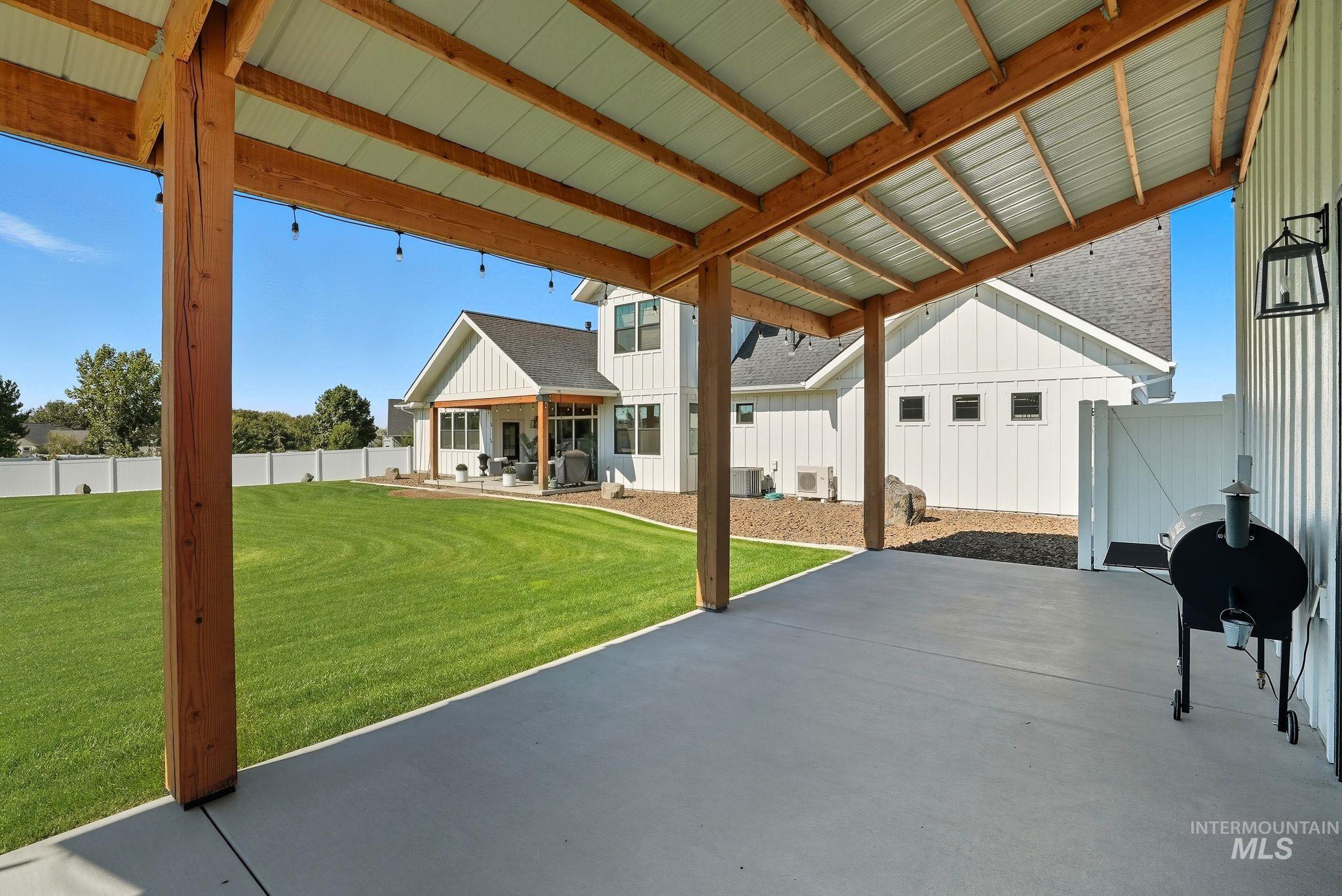 7774 Paddock Ln Property Photo 35