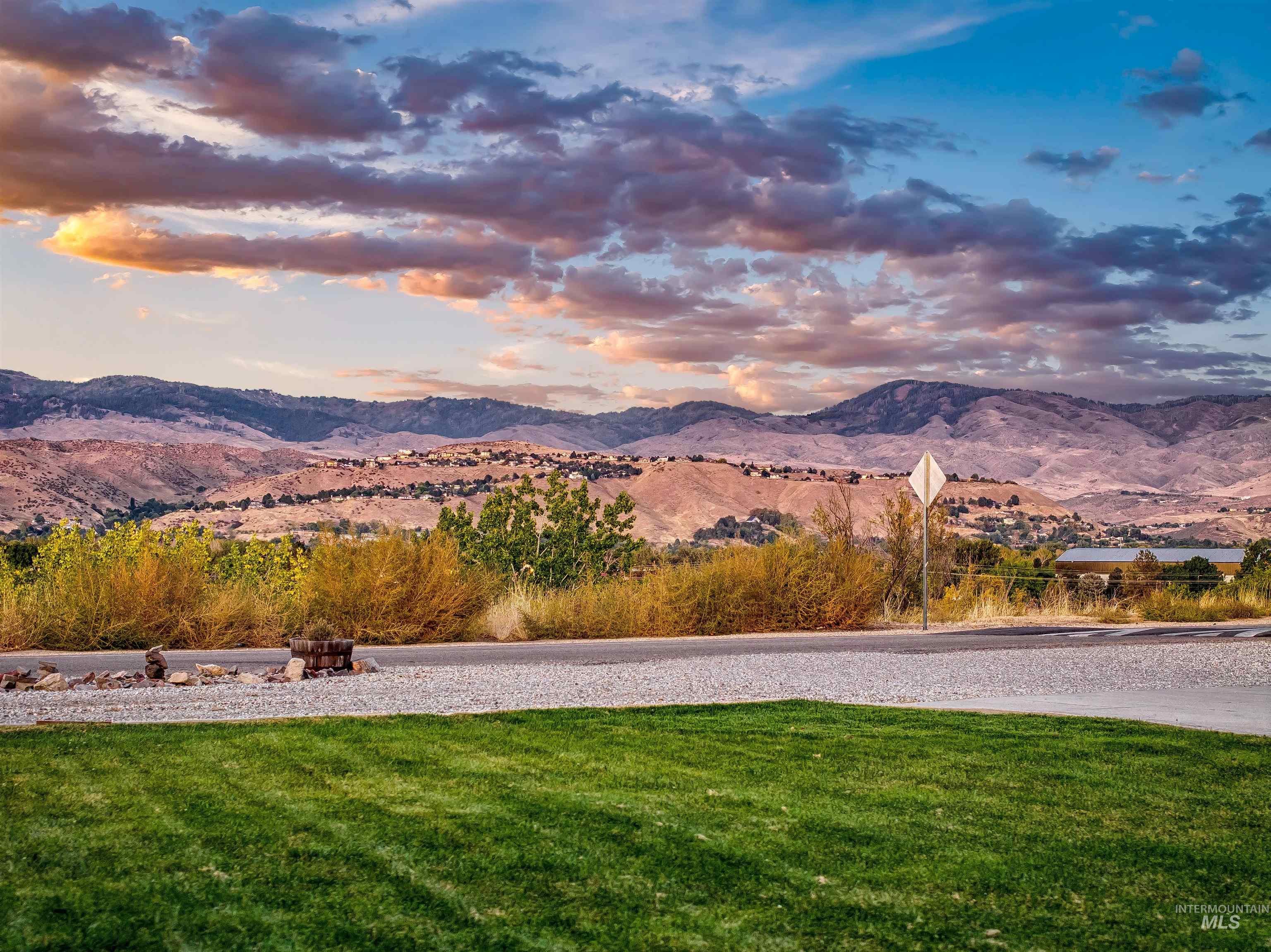 4803 Mountain View Dr Property Photo 1