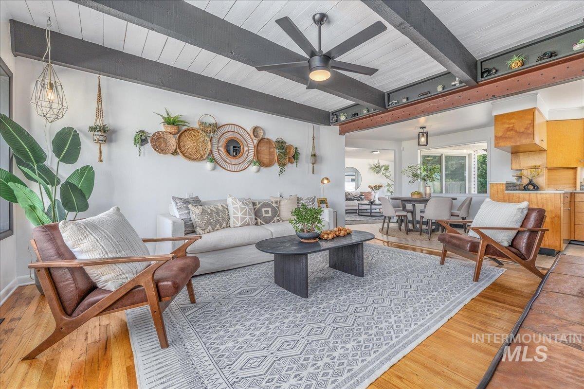 4803 Mountain View Dr Property Photo 2