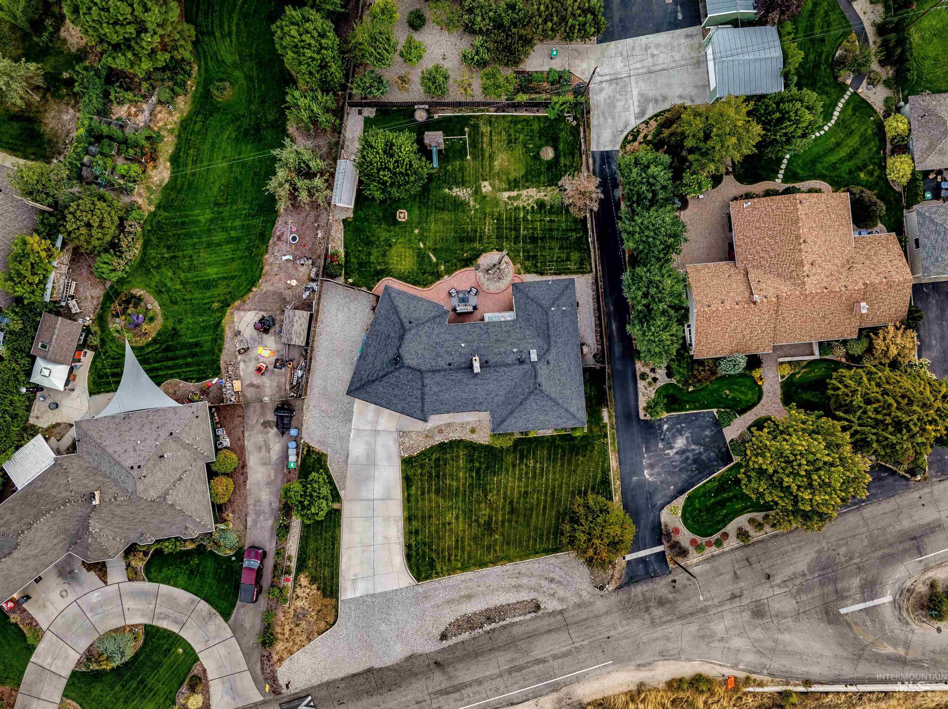 4803 Mountain View Dr Property Photo 4