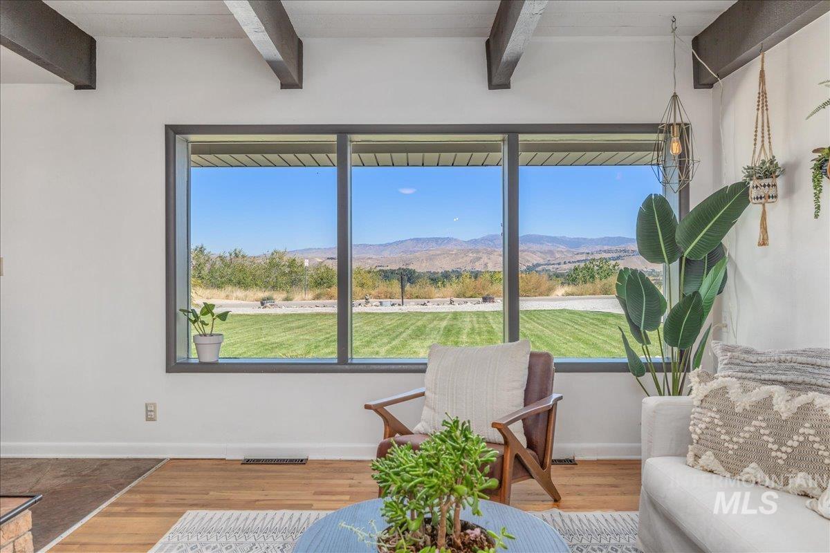 4803 Mountain View Dr Property Photo 9