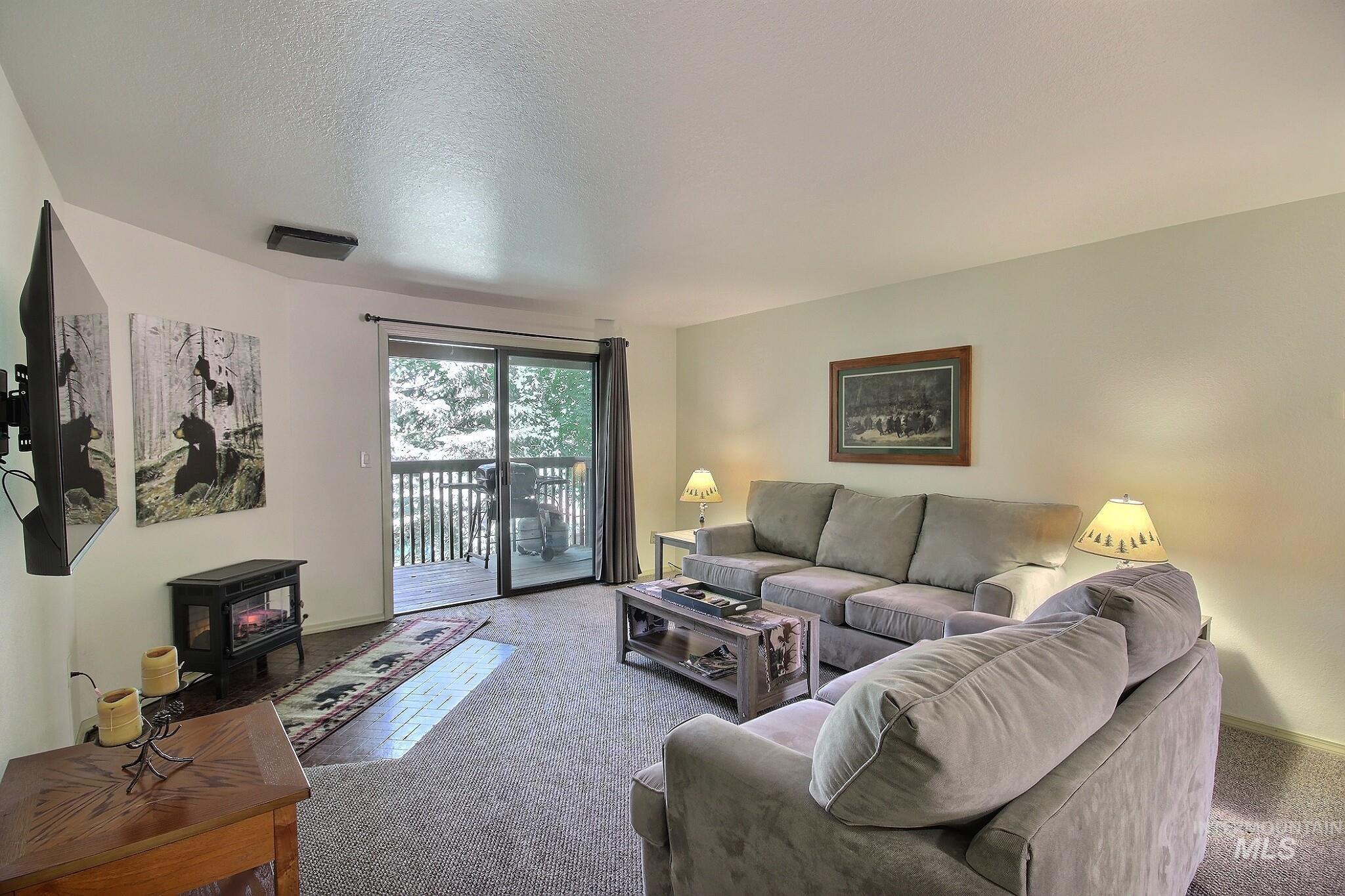 1630 Davis Ave Property Photo 9