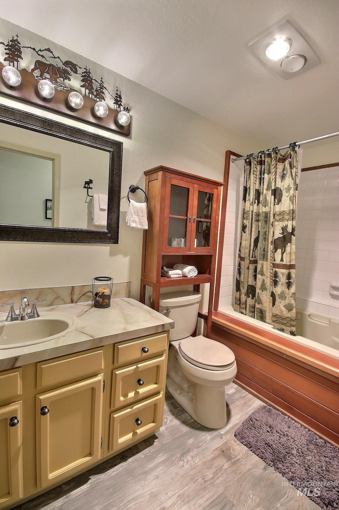 1630 Davis Ave Property Photo 13