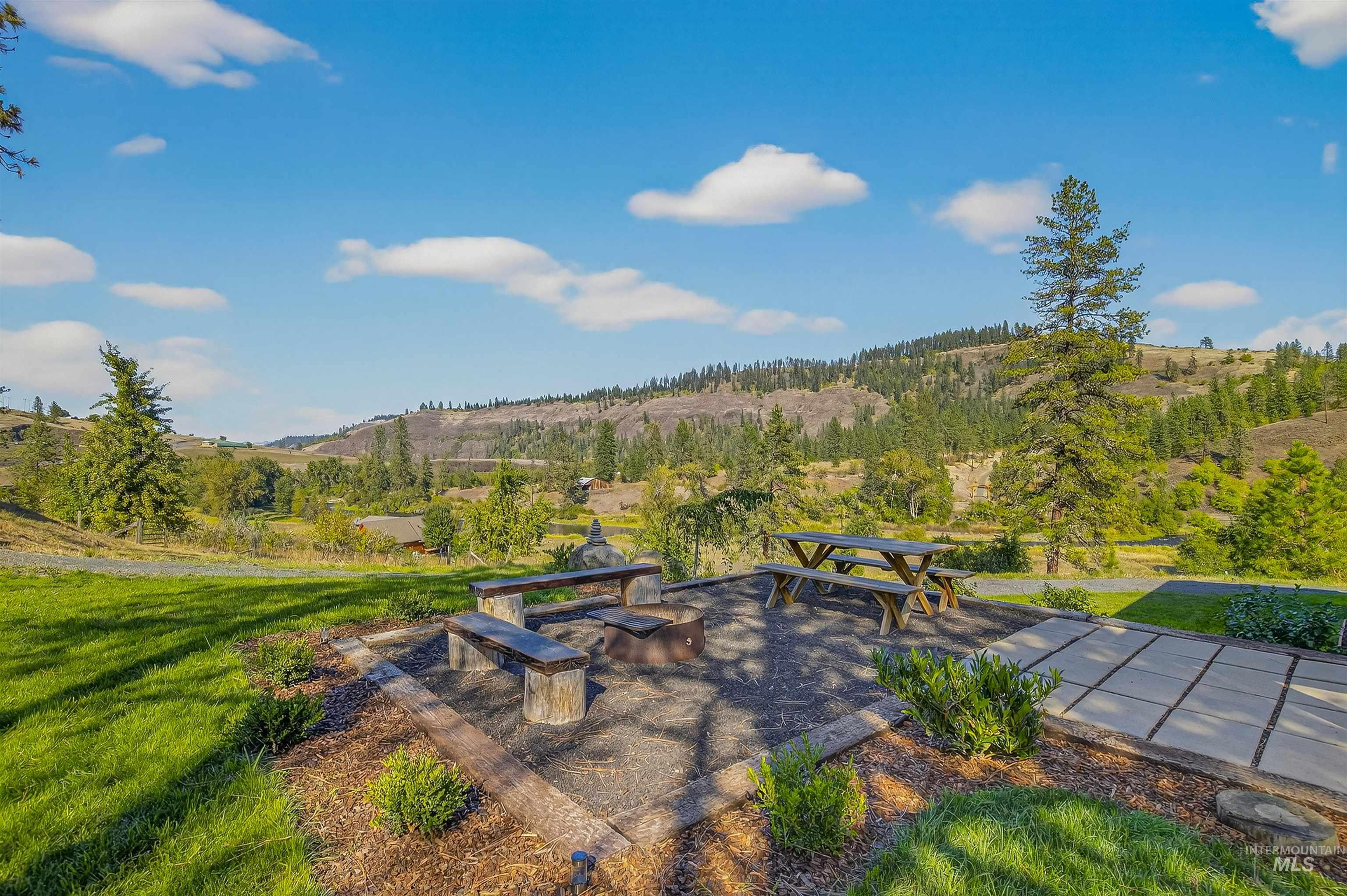 2157 Luke's Gulch Rd. Property Photo 7