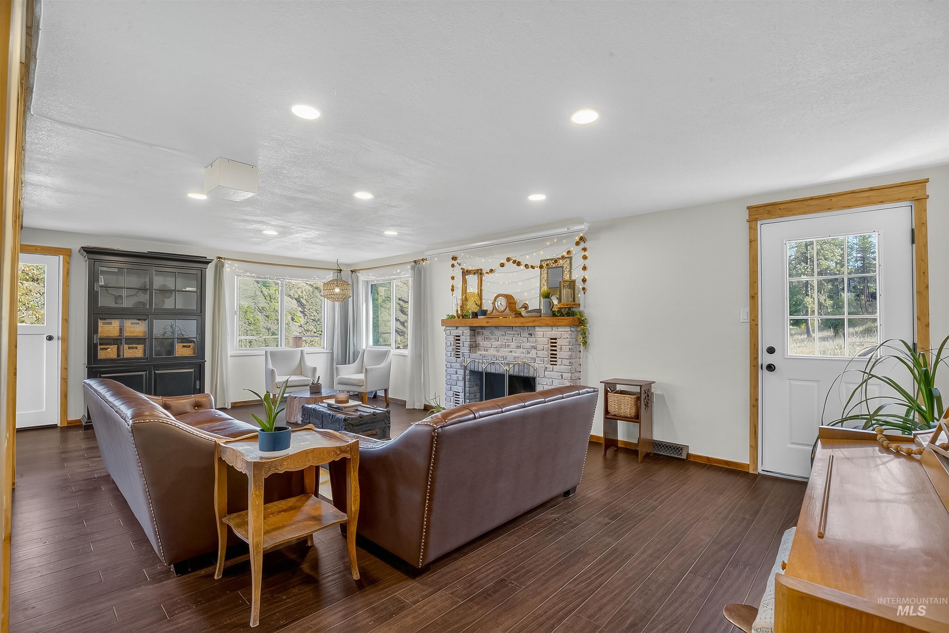 2157 Luke's Gulch Rd. Property Photo 21