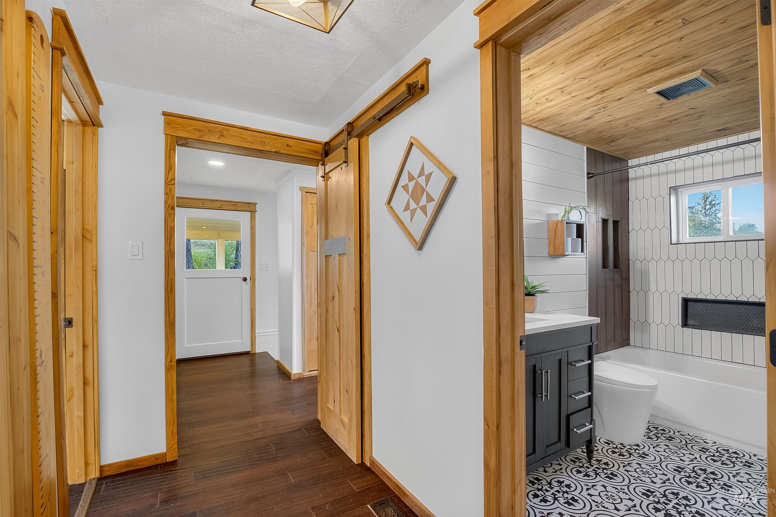 2157 Luke's Gulch Rd. Property Photo 28