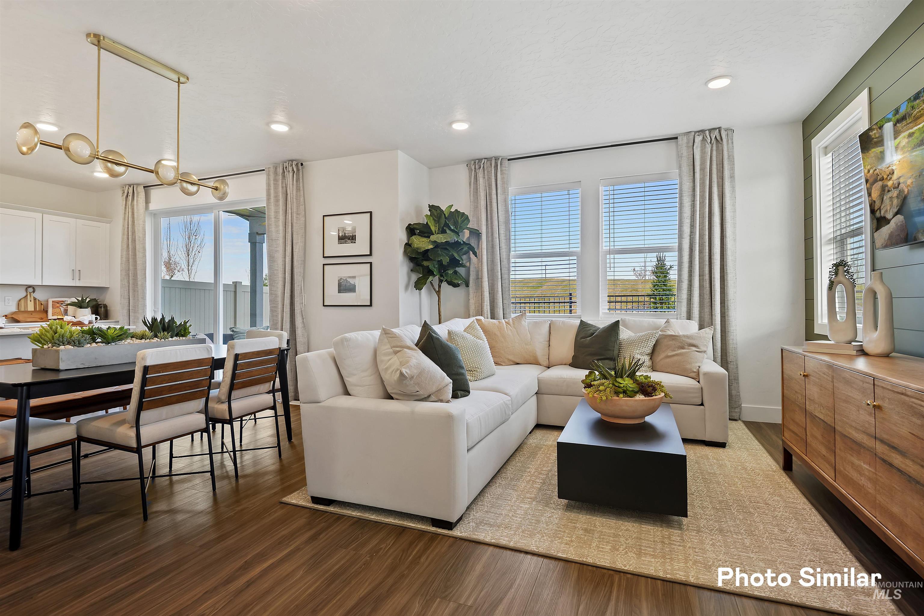 8234 W Grey Alder Dr Property Photo 3