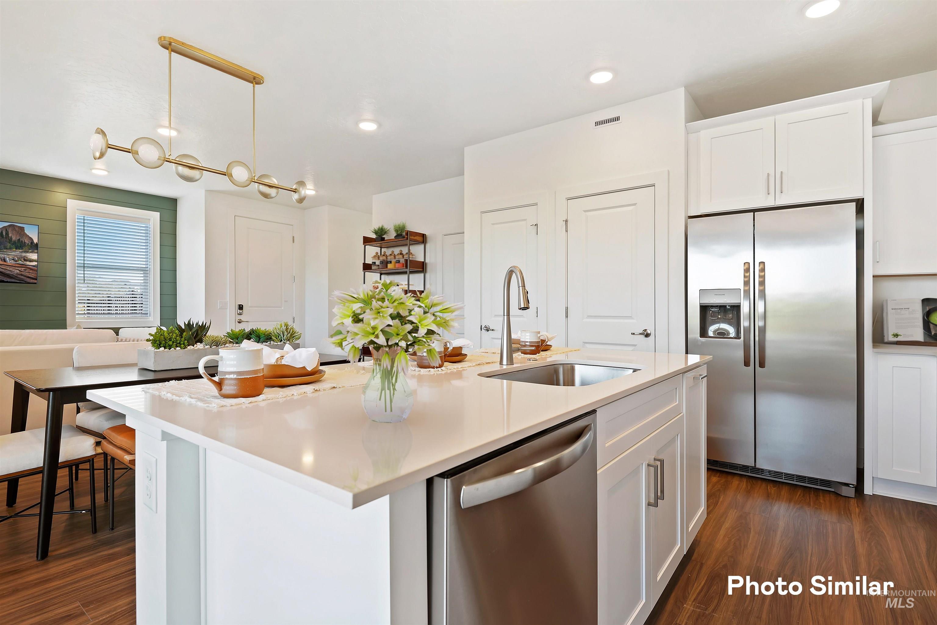 8234 W Grey Alder Dr Property Photo 9