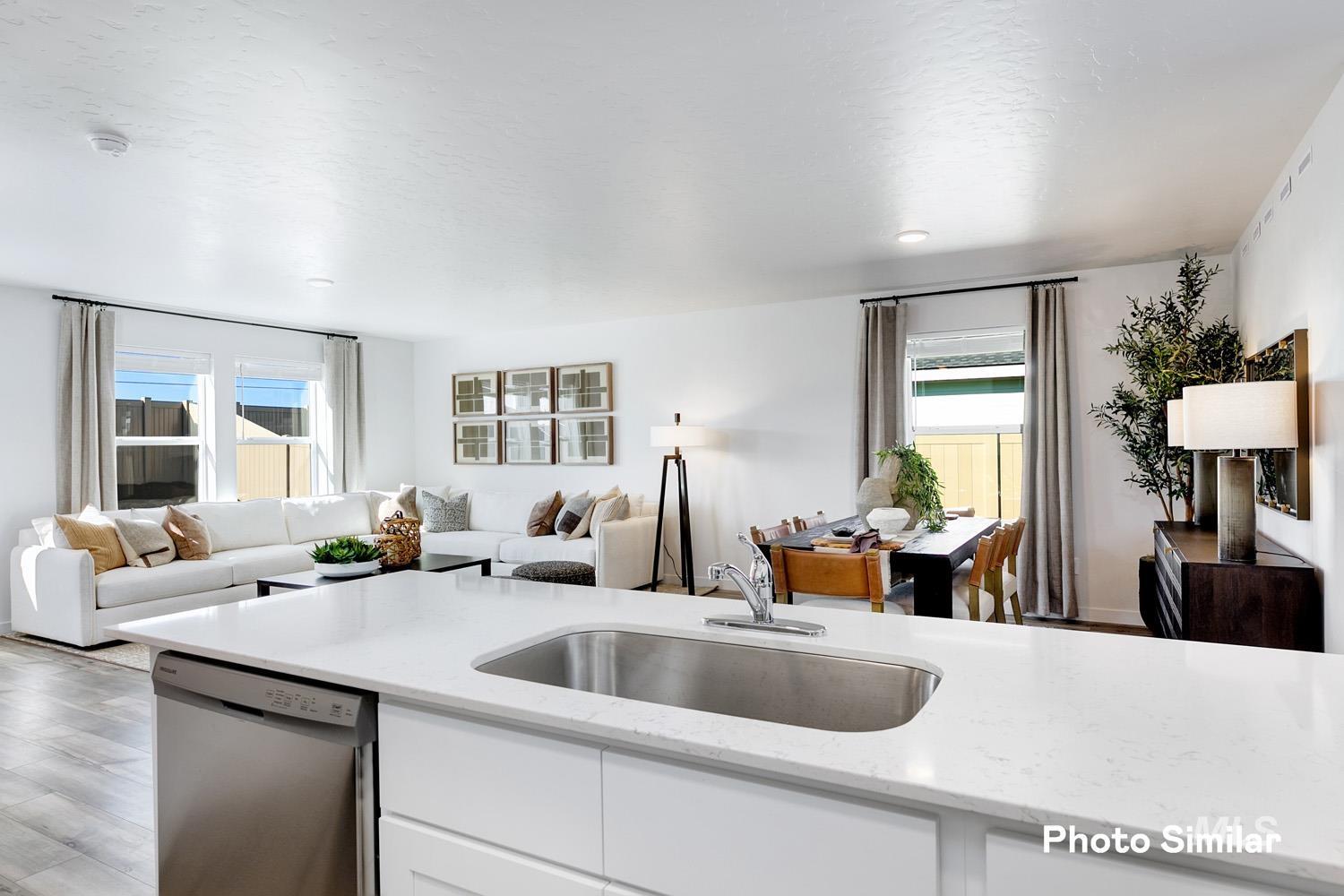 2523 W Pollinator Dr Property Photo 4