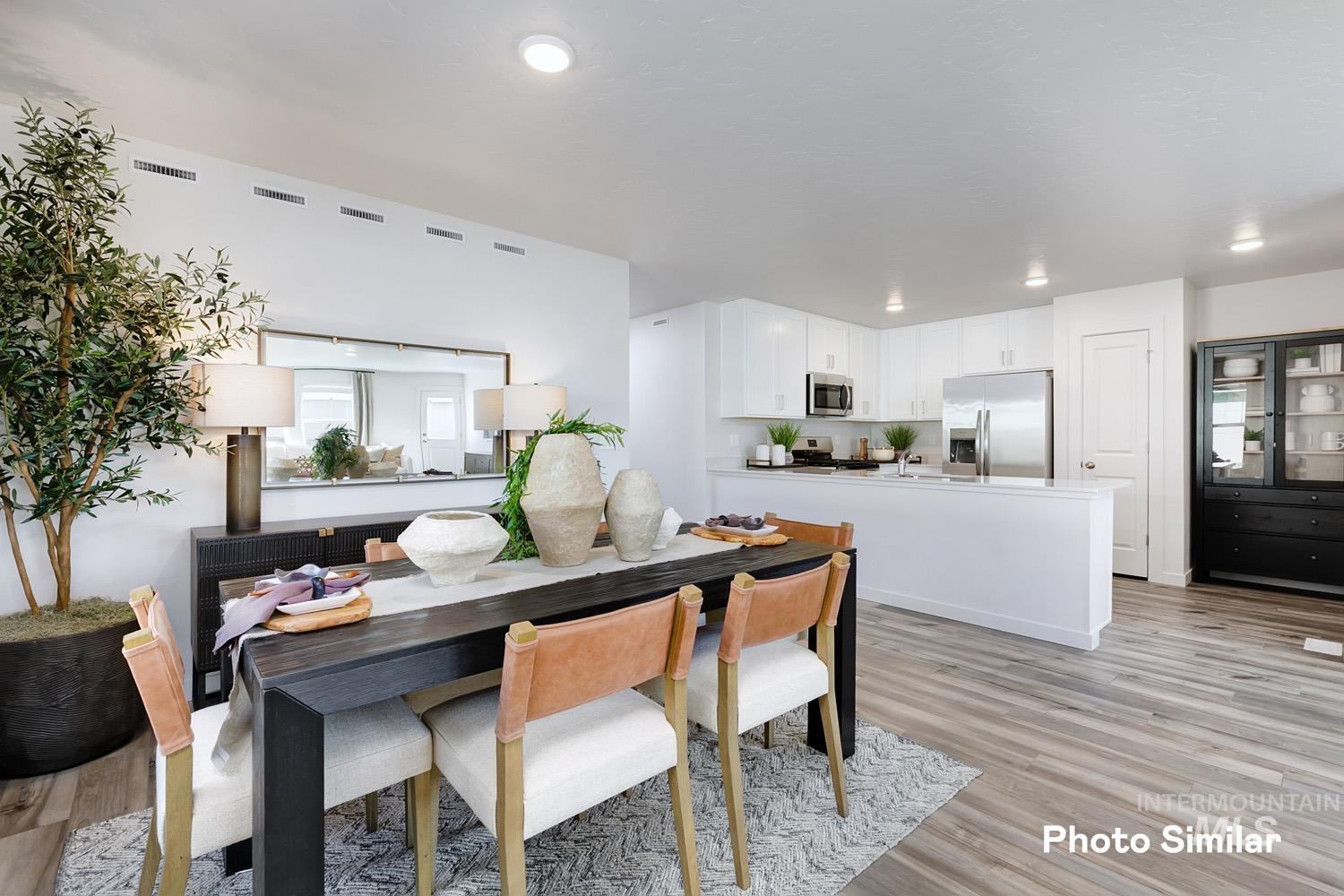 2523 W Pollinator Dr Property Photo 5