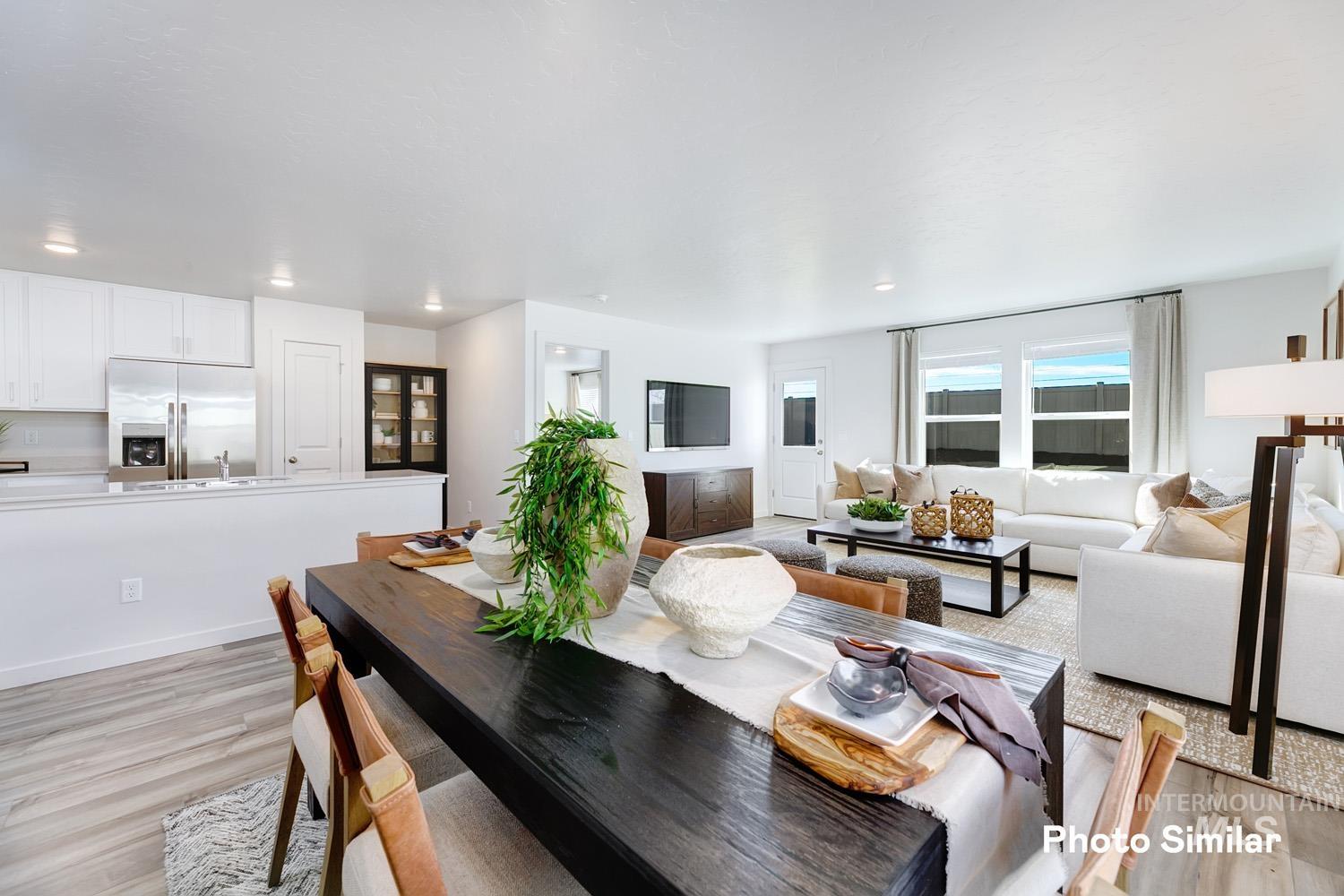 2523 W Pollinator Dr Property Photo 6