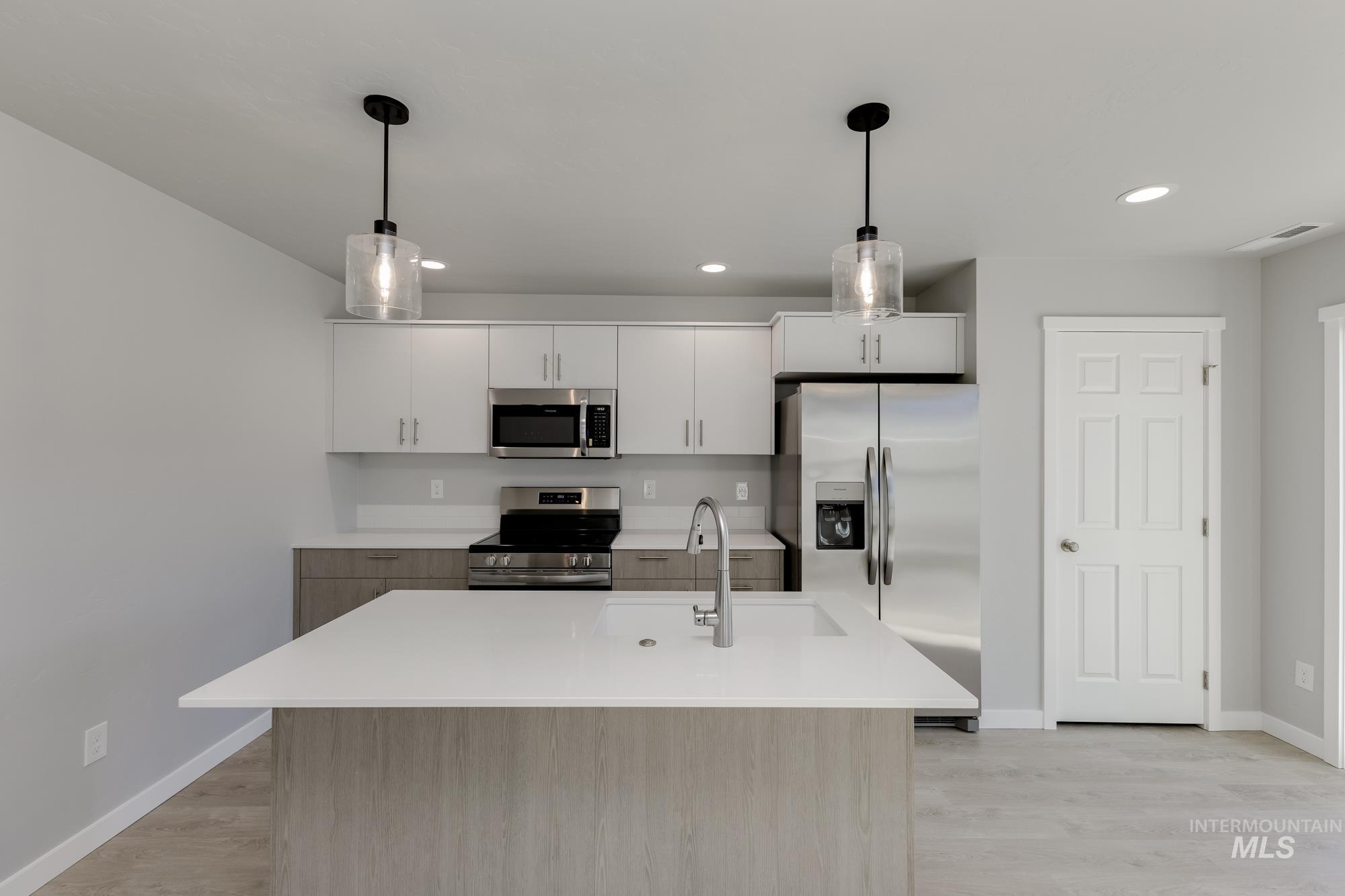 105 Bighorn St Property Photo 3