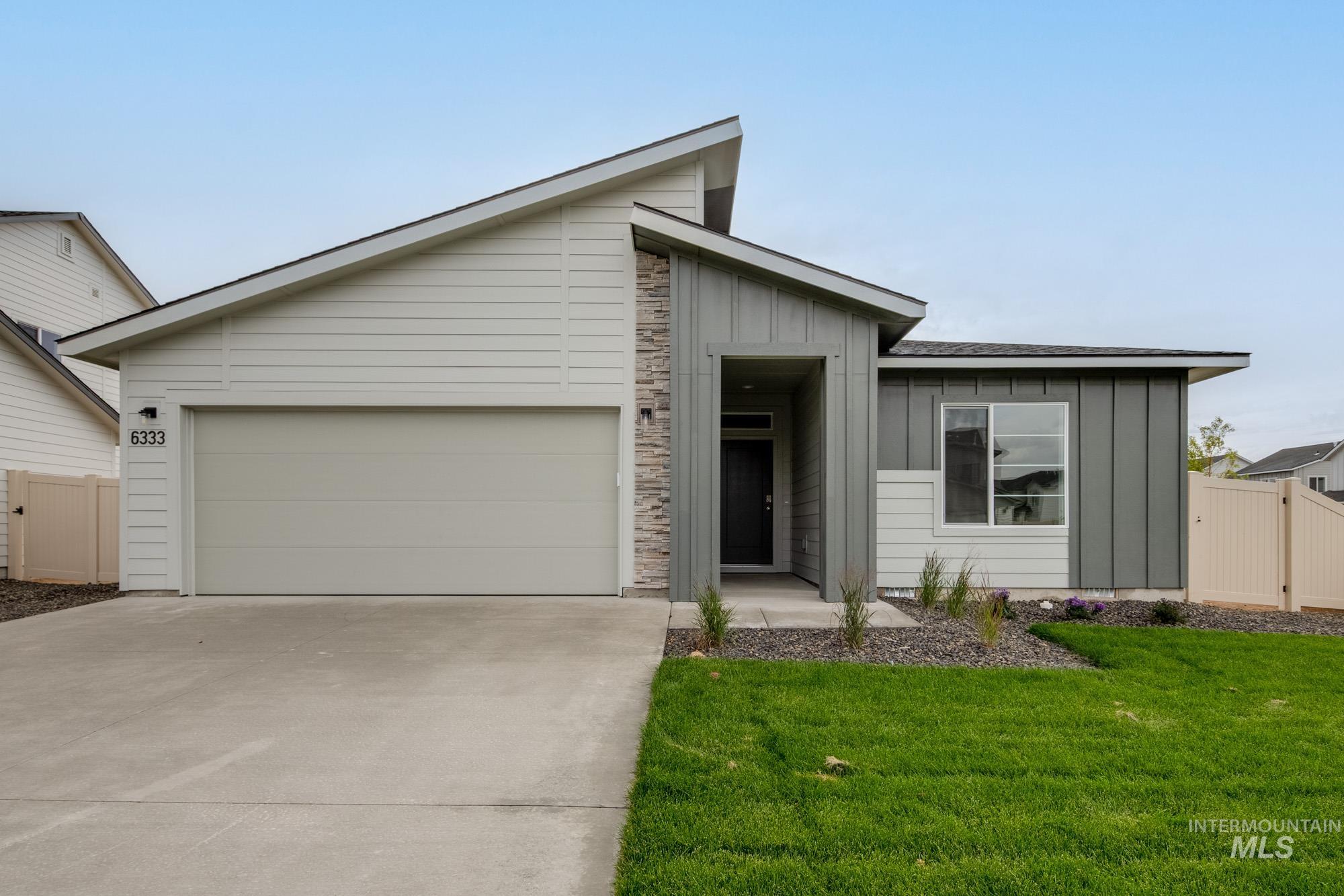 6333 W Naxos St Property Photo 1