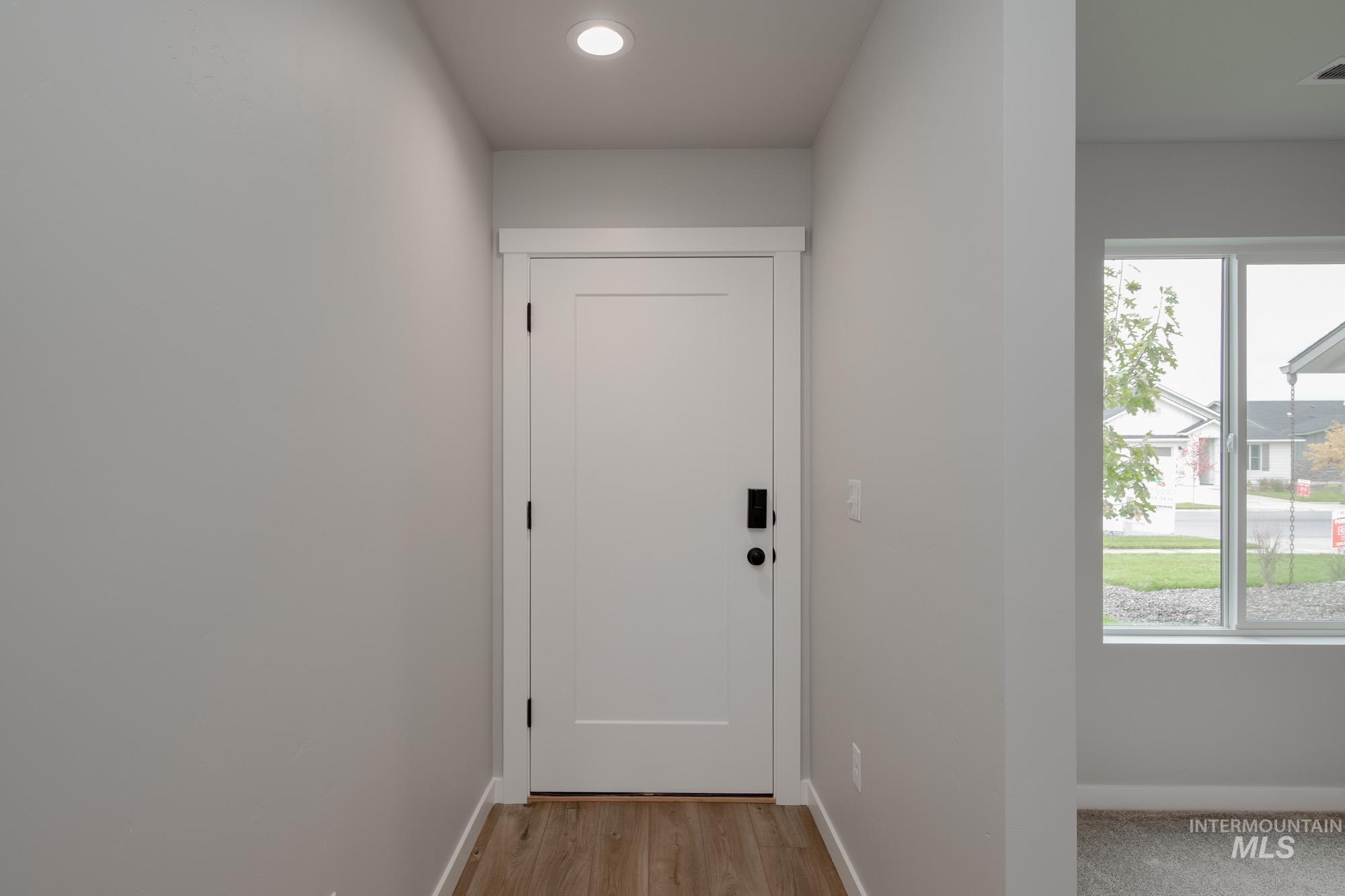 6301 W Naxos St Property Photo 2