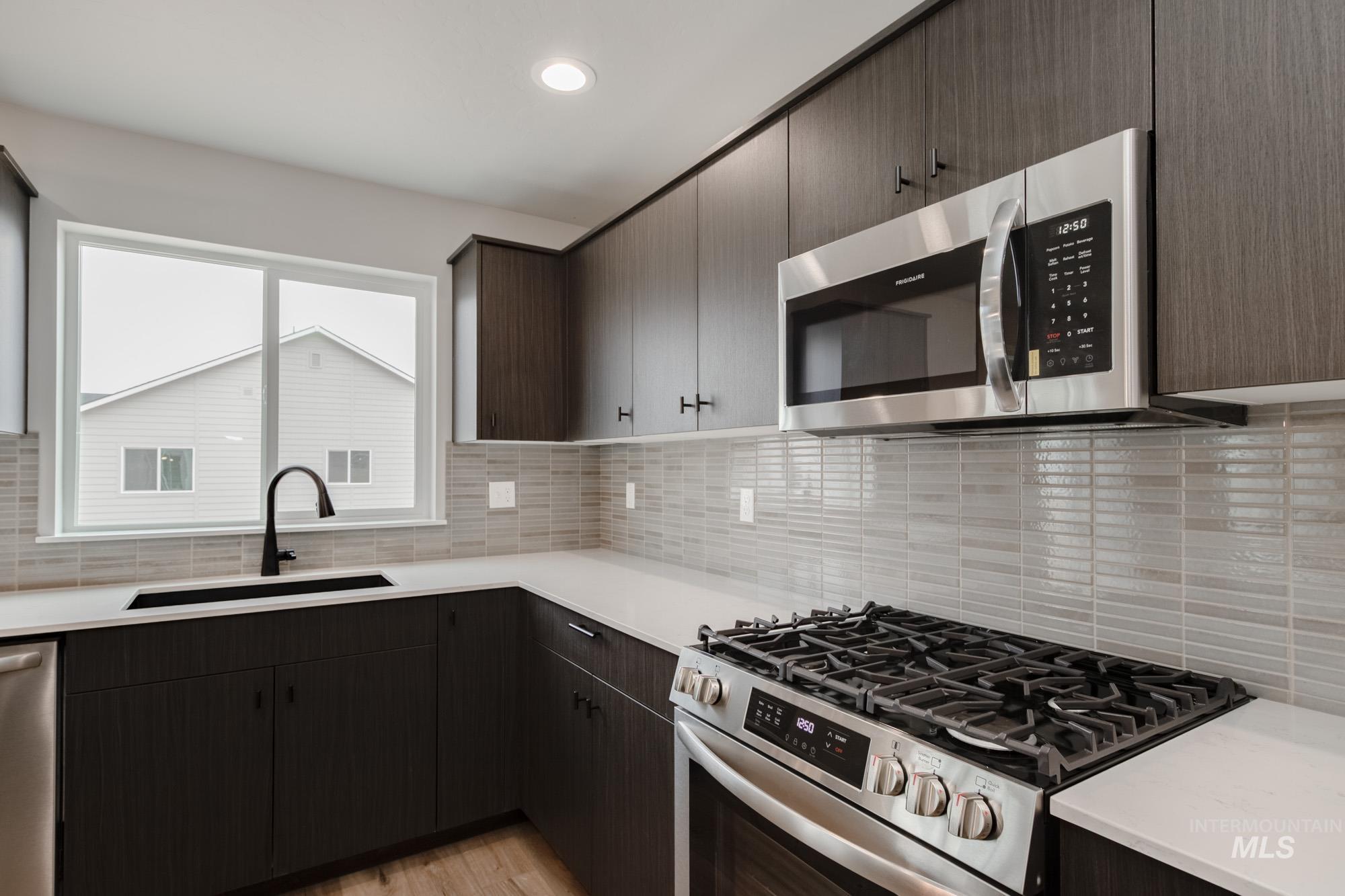 6301 W Naxos St Property Photo 6