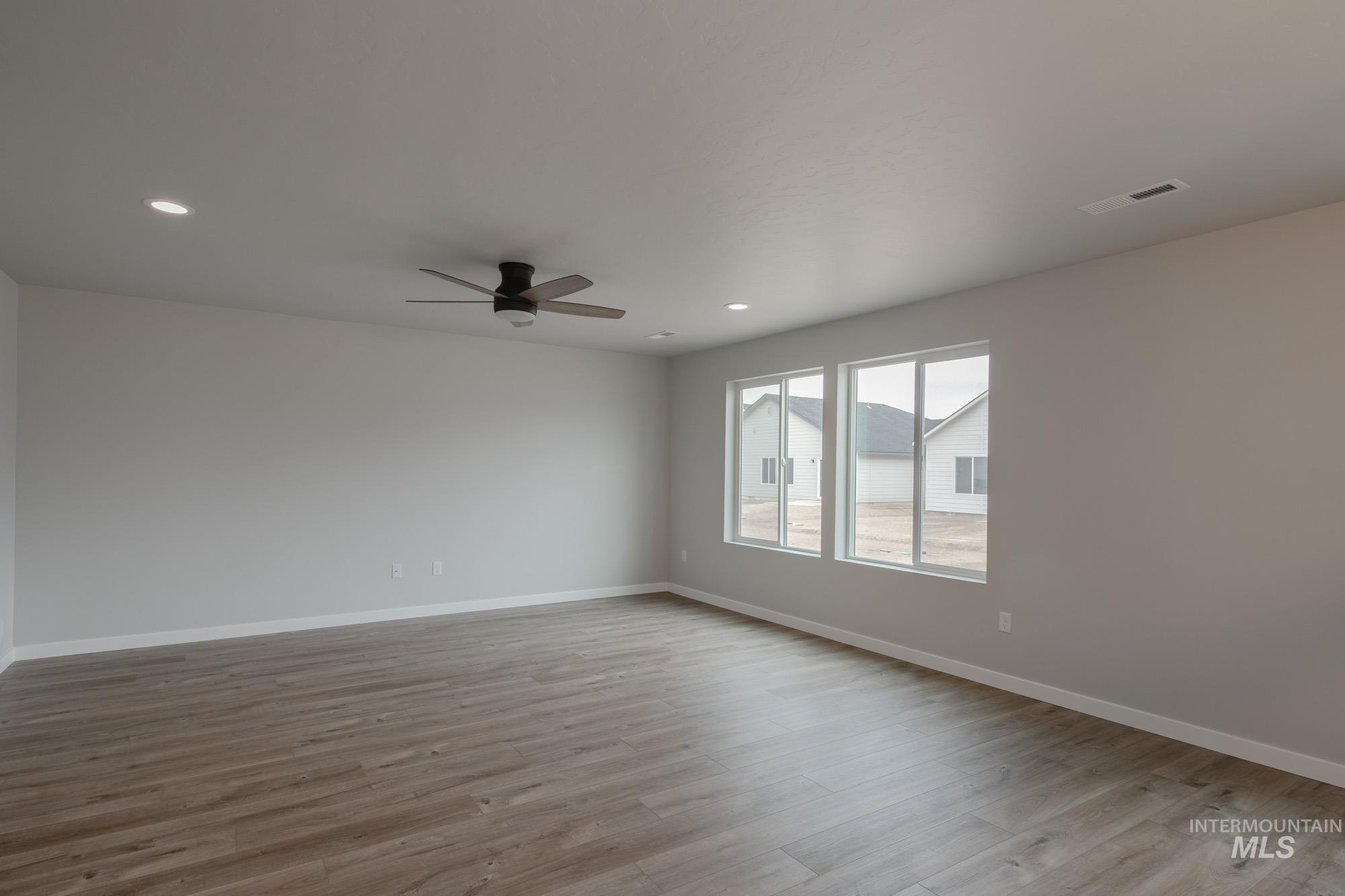 6301 W Naxos St Property Photo 10