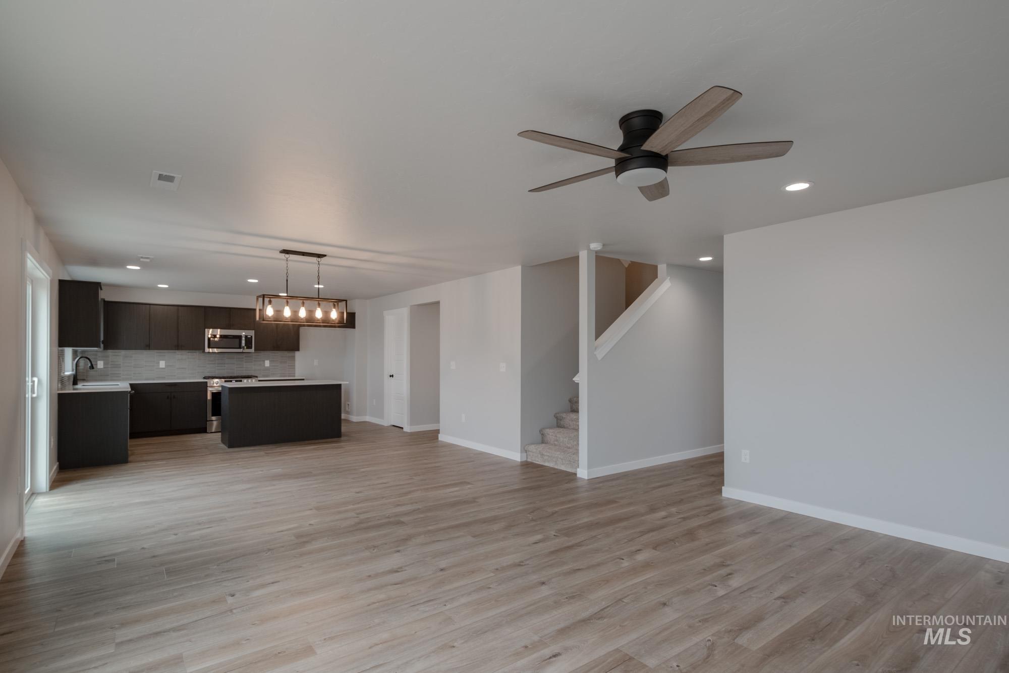 6301 W Naxos St Property Photo 13