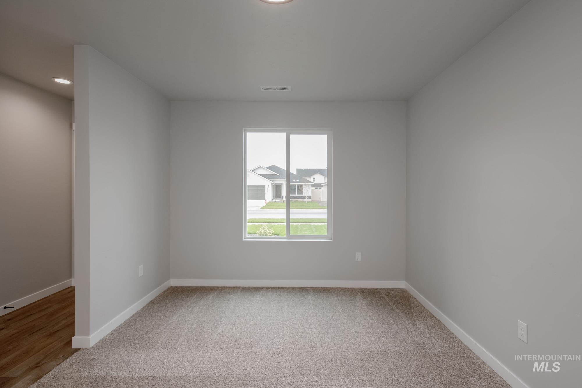 6301 W Naxos St Property Photo 14