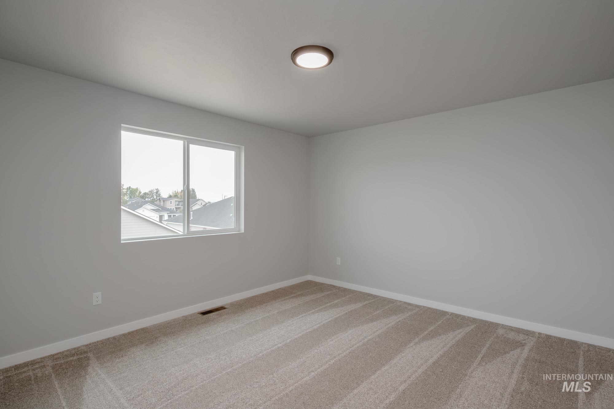 6301 W Naxos St Property Photo 15