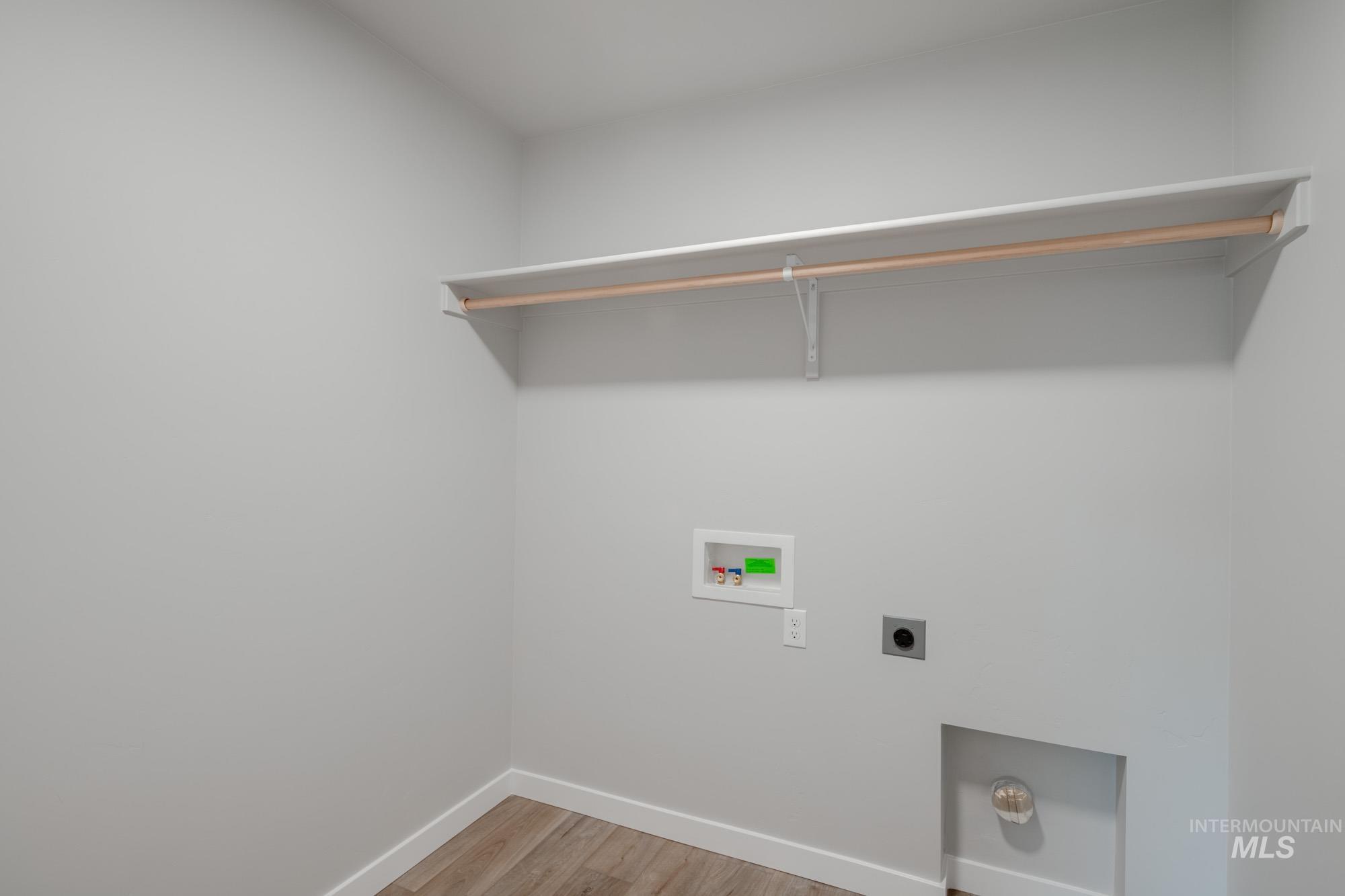 6301 W Naxos St Property Photo 23